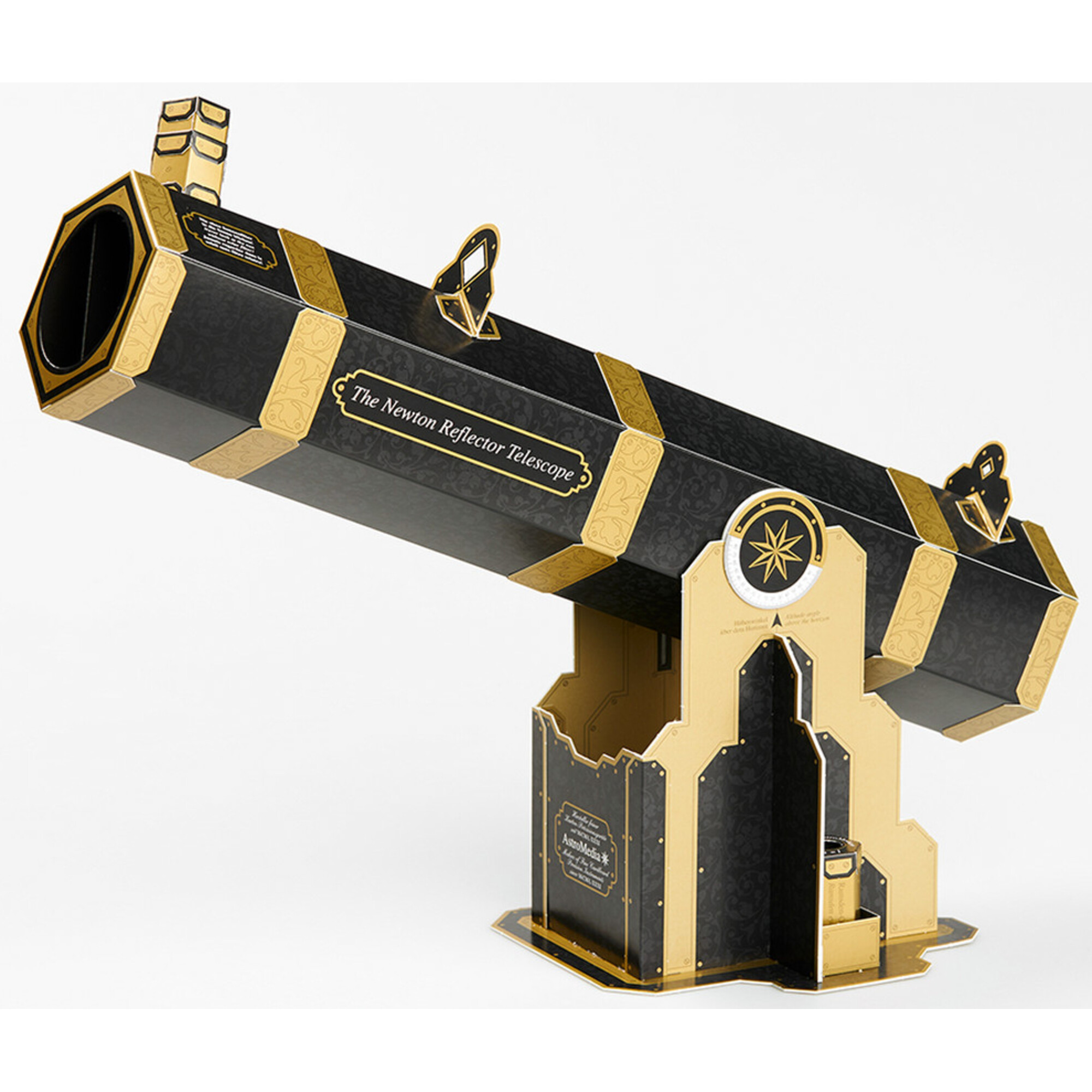 Papiermodell des Newton-Reflektorteleskops, schwarz und goldfarben, auf weißem Hintergrund.