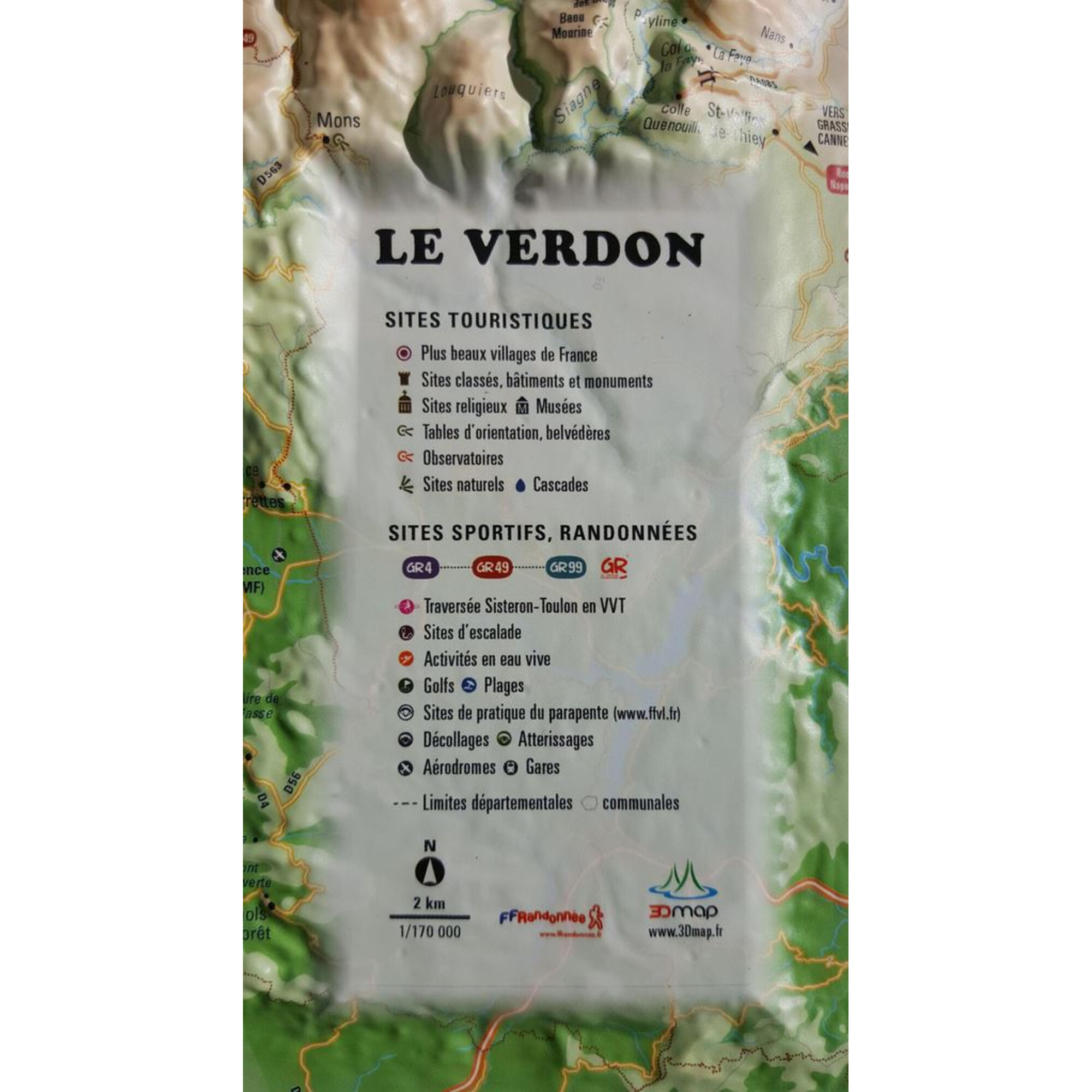 Karte der Region Le Verdon mit touristischen Zielen und Wanderwegen, einschließlich Maßstab und Kompass.