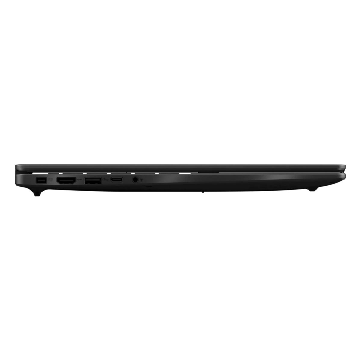 Seitenansicht eines schwarzen Laptops. Anschlüsse umfassen USB, HDMI und Audiobuchse. Der Laptop ist vor weißem Hintergrund geschlossen.