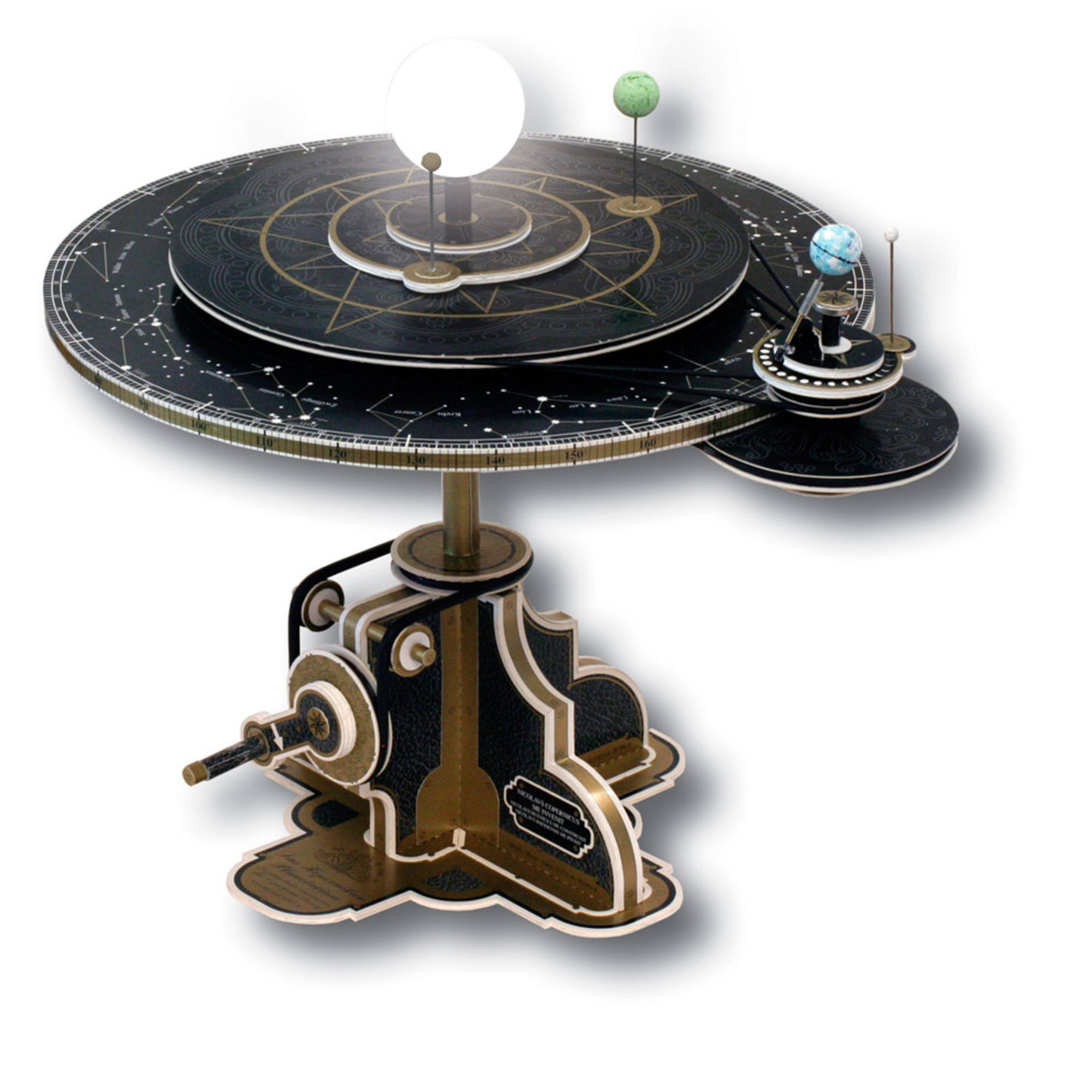Ein detailliertes Modell des Sonnensystems. Es hat eine große schwarze Basis mit goldenen Details und mehrere kleine Globen.