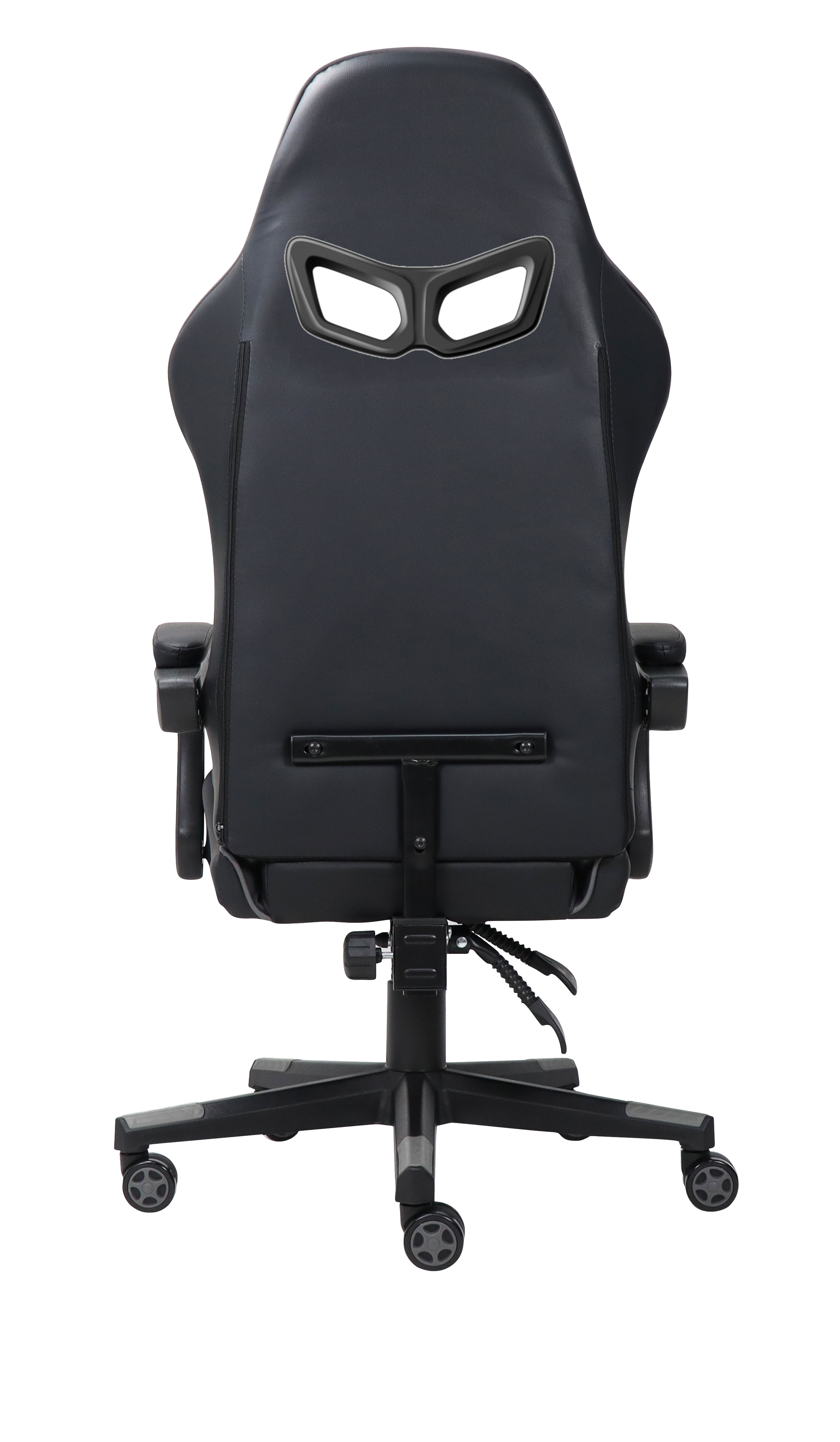 Schwarzer Gaming-Stuhl vor weißem Hintergrund. Mit hohem Rücken, Kopfstütze mit Aussparungen, Armlehnen und Fünf-Rollen-Basis.