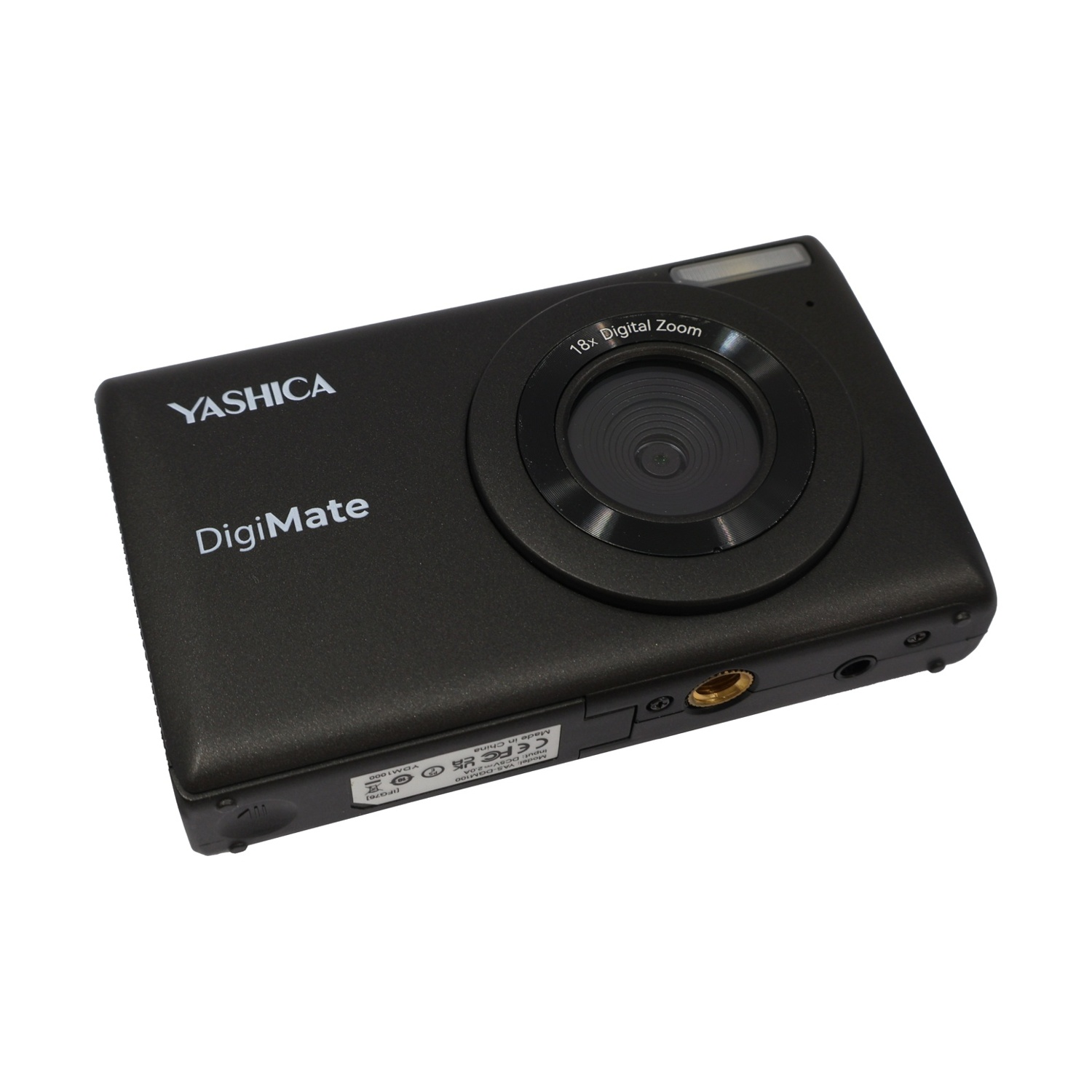 Una cámara digital negra Yashica DigiMate. Tiene una lente, flash y varios puertos. La marca y el modelo son visibles.