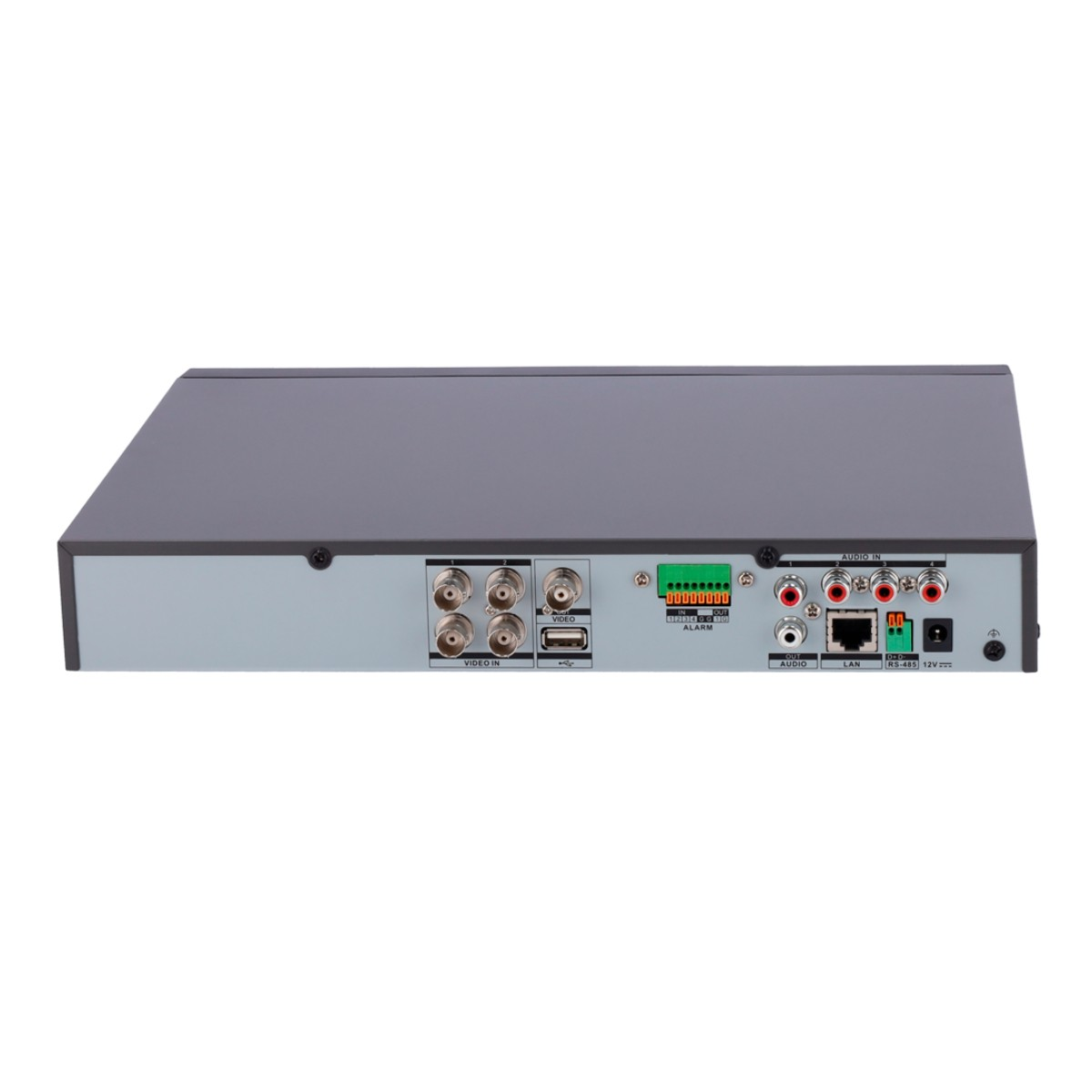 Widok z tyłu czarnego urządzenia DVR z różnymi oznaczonymi portami wejścia i wyjścia oraz zasilaczem.