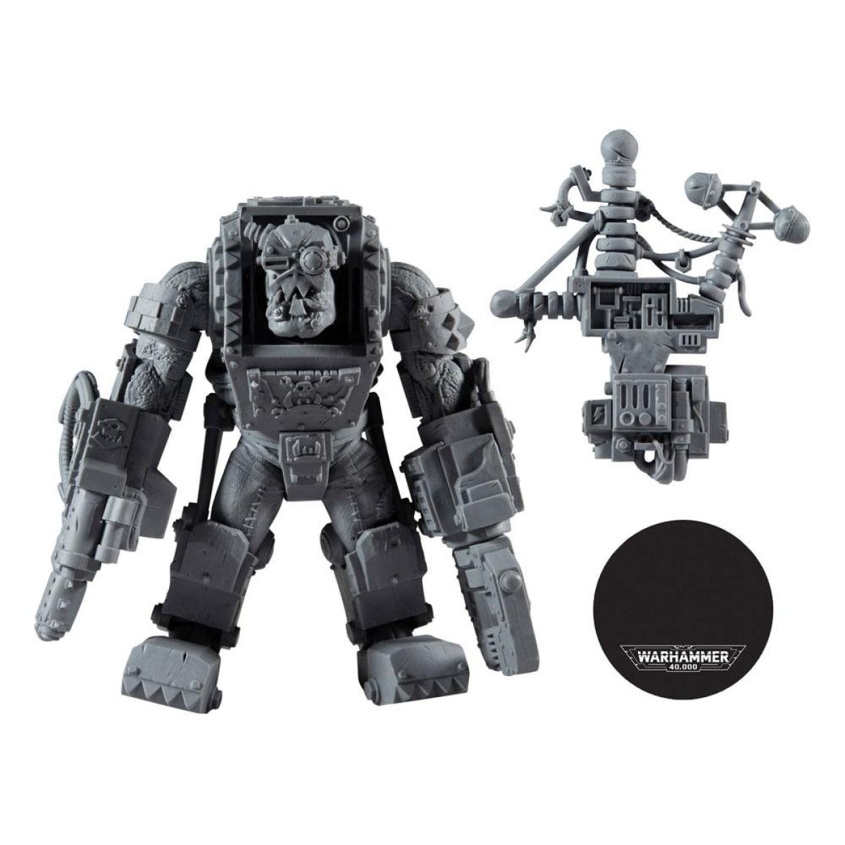 Graue Ork-Figur in Roboteranzug und abgetrenntem Bauteil, mit schwarzem Kreis und Warhammer-Logo.