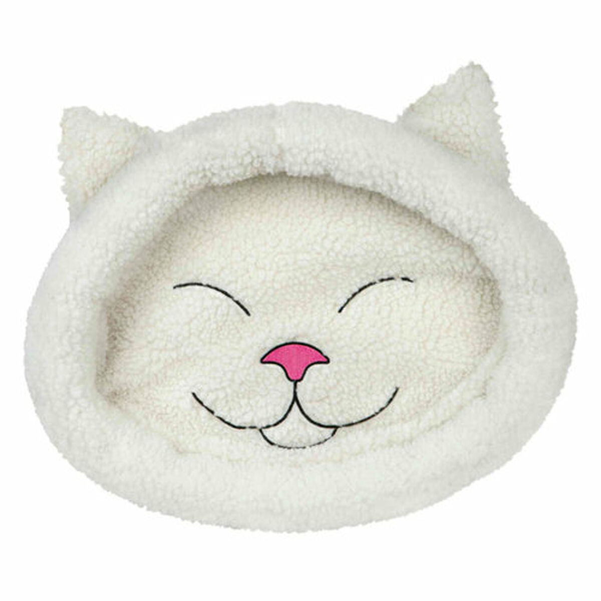 Ein weißes, katzenförmiges Haustierbett. Es hat ein lächelndes Gesicht mit rosa Nase, schwarzen Augen und Mund. Das Bett ist flauschig mit zwei Ohren.