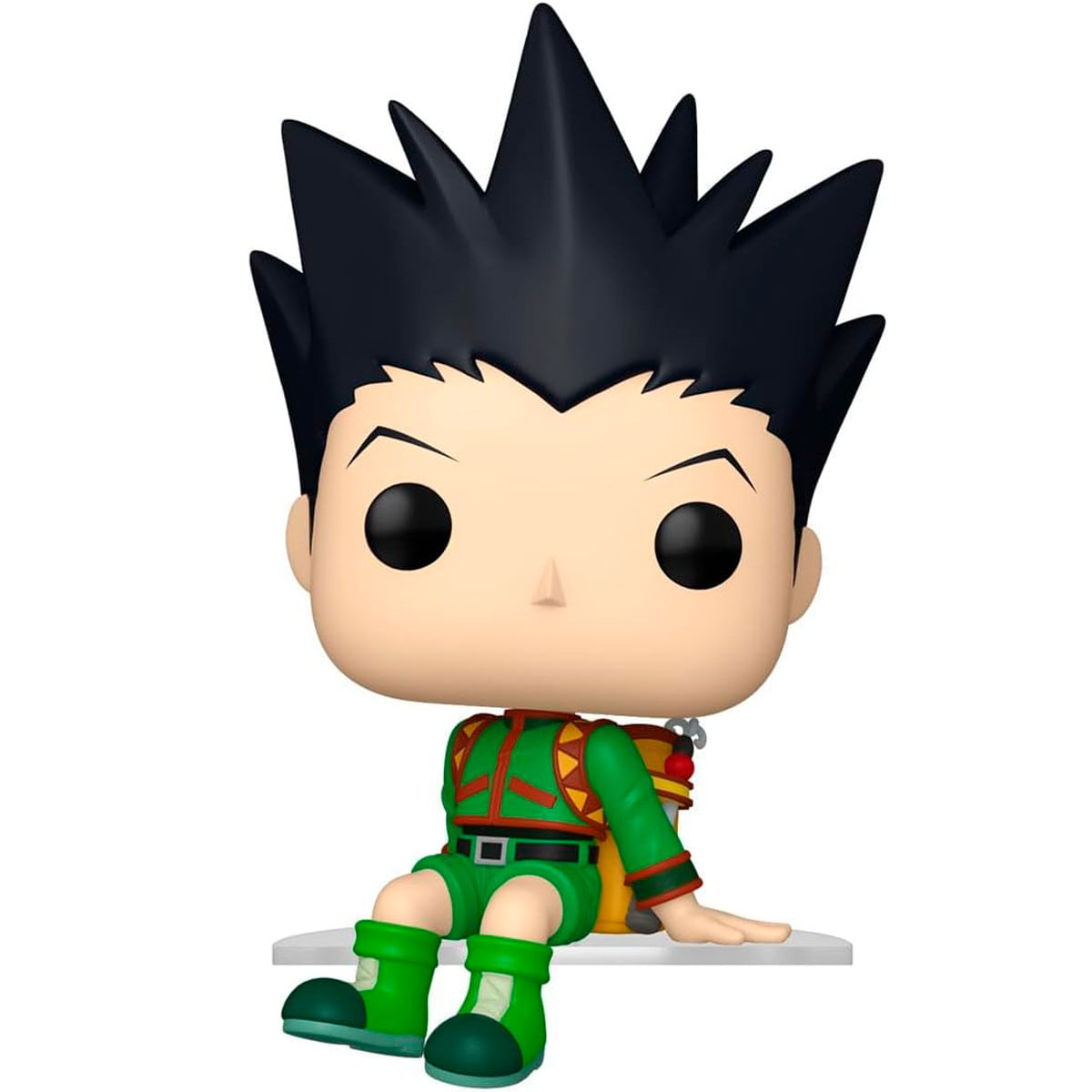 Una figura Funko Pop di Gon Freecss da Hunter x Hunter. Ha capelli neri a punta, un vestito verde e uno zaino. Seduto su uno scaffale.