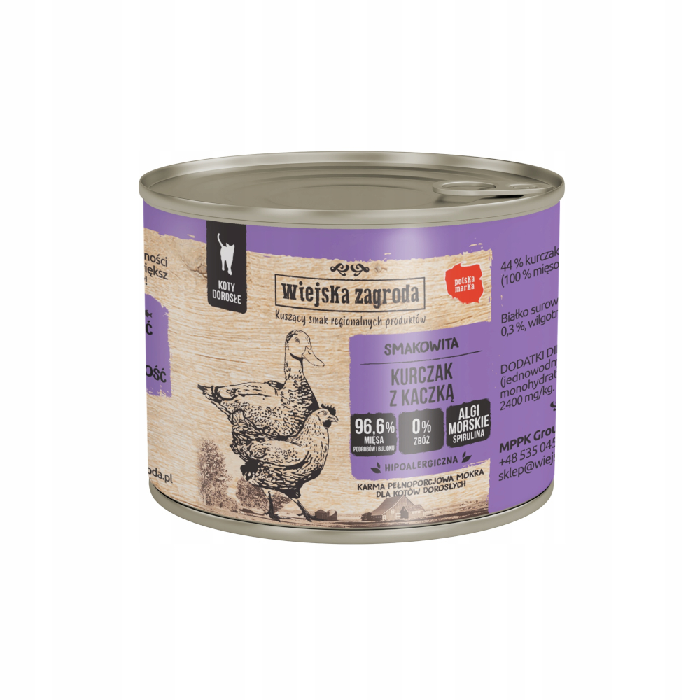 Puszka karmy dla kotów z ilustracją kaczki. Tekst zawiera 'Wiejska Zagroda', 'Kurczak z Kaczką' i informacje o wartości odżywczej.