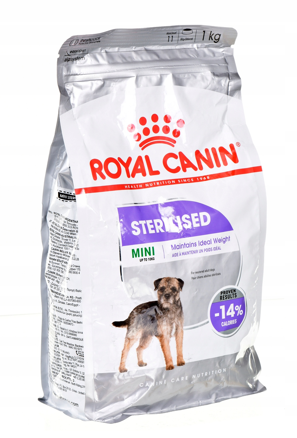 Torba z karmą dla psów ze zdjęciem psa. Tekst głosi 'Royal Canin' i 'Sterilised Mini'.