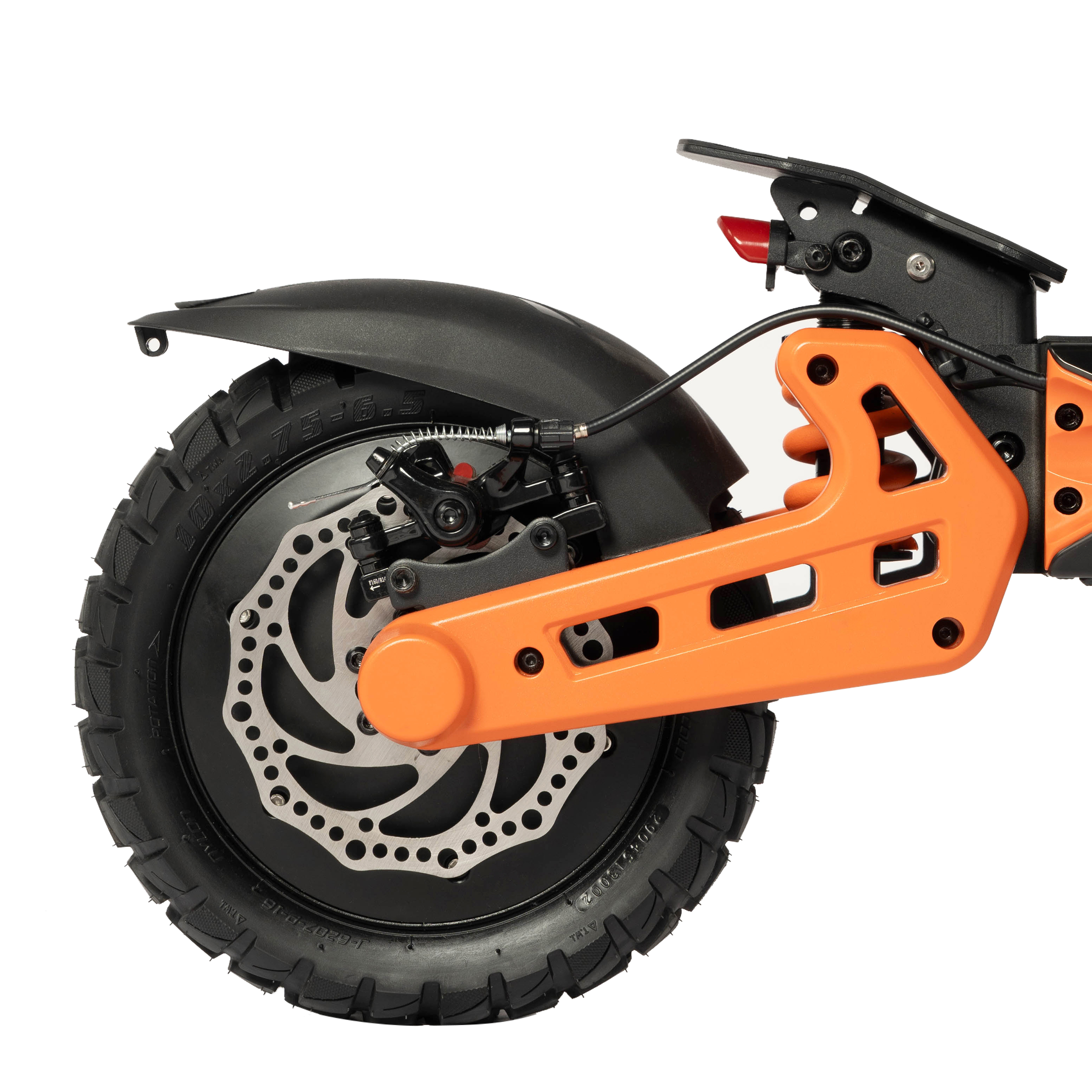 Zbliżenie tylnego koła hulajnogi elektrycznej, czarna opona, pomarańczowe zawieszenie, tarcza hamulcowa i błotnik.