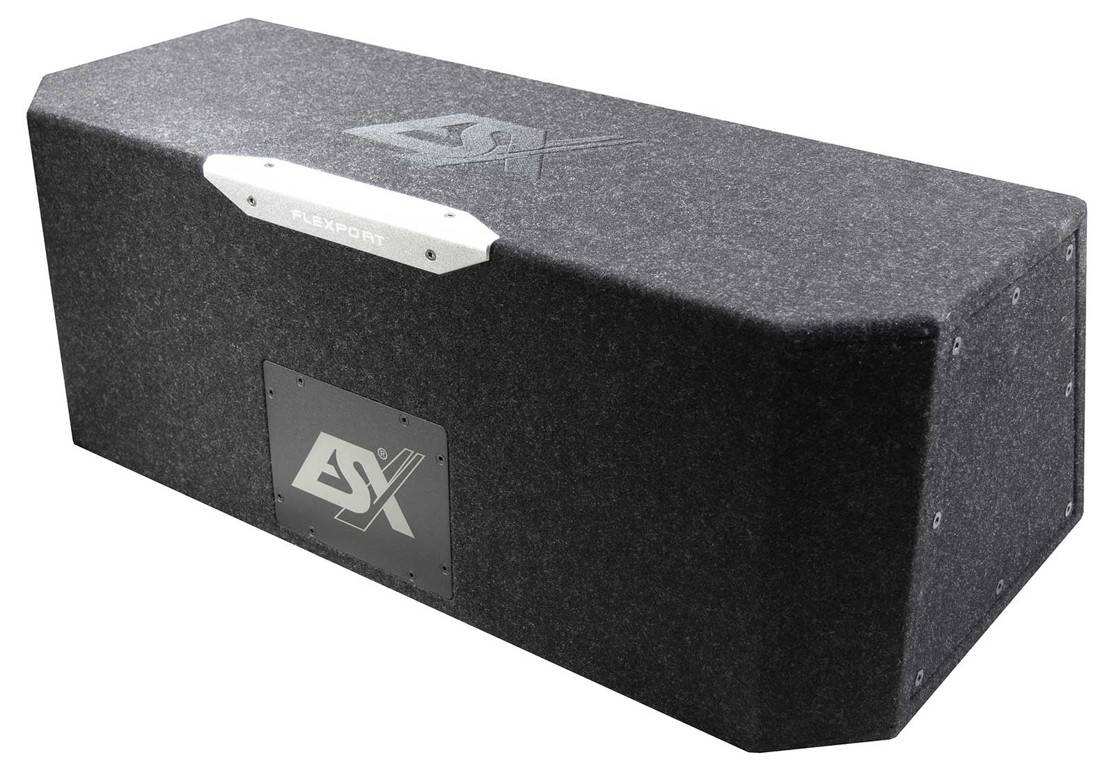 Eine rechteckige, schwarze Lautsprecherbox mit einem weißen 'FLEXPORT'-Balken und einem Logo. Sie hat eine matte Oberfläche und befindet sich auf weißem Hintergrund.