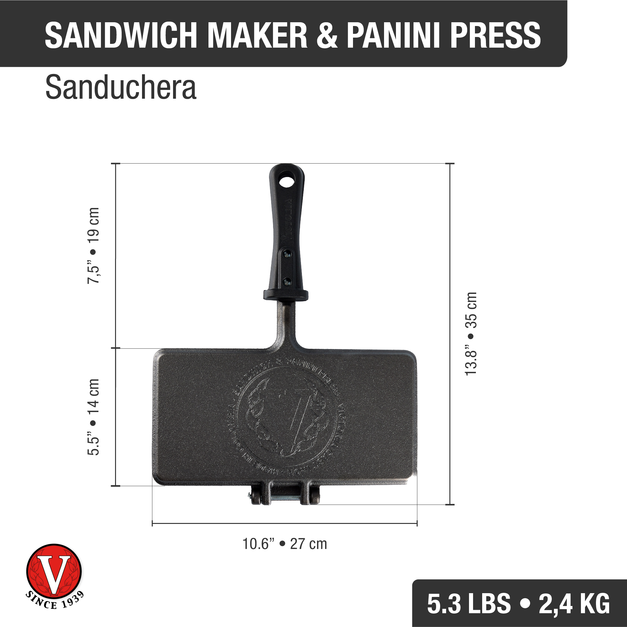 Una sandwichera negra con asa. Se muestran las dimensiones y el peso. Logotipo de la marca en la esquina inferior izquierda.