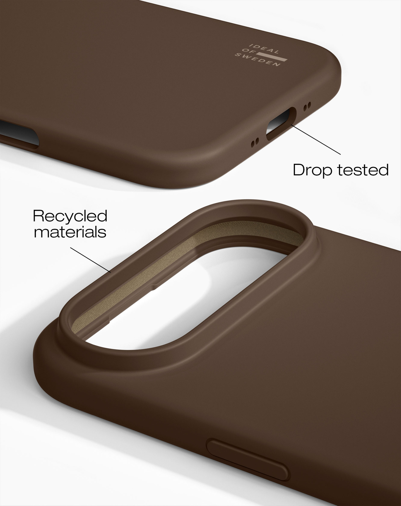 Nahaufnahme von braunen Handyhüllen. Eine zeigt den Text 'Drop tested', eine andere 'Recycled materials'. Die Hüllen sind auf weißem Grund.