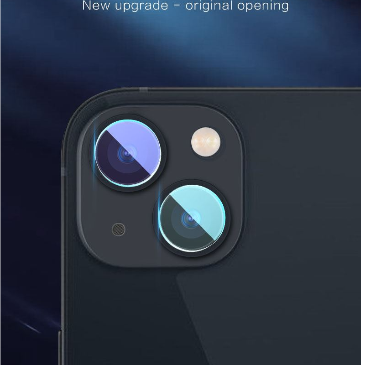 Zbliżenie modułu aparatu telefonu z trzema obiektywami. Obiektywy mają niebieskie i zielone akcenty. Tył telefonu jest ciemnoszary.