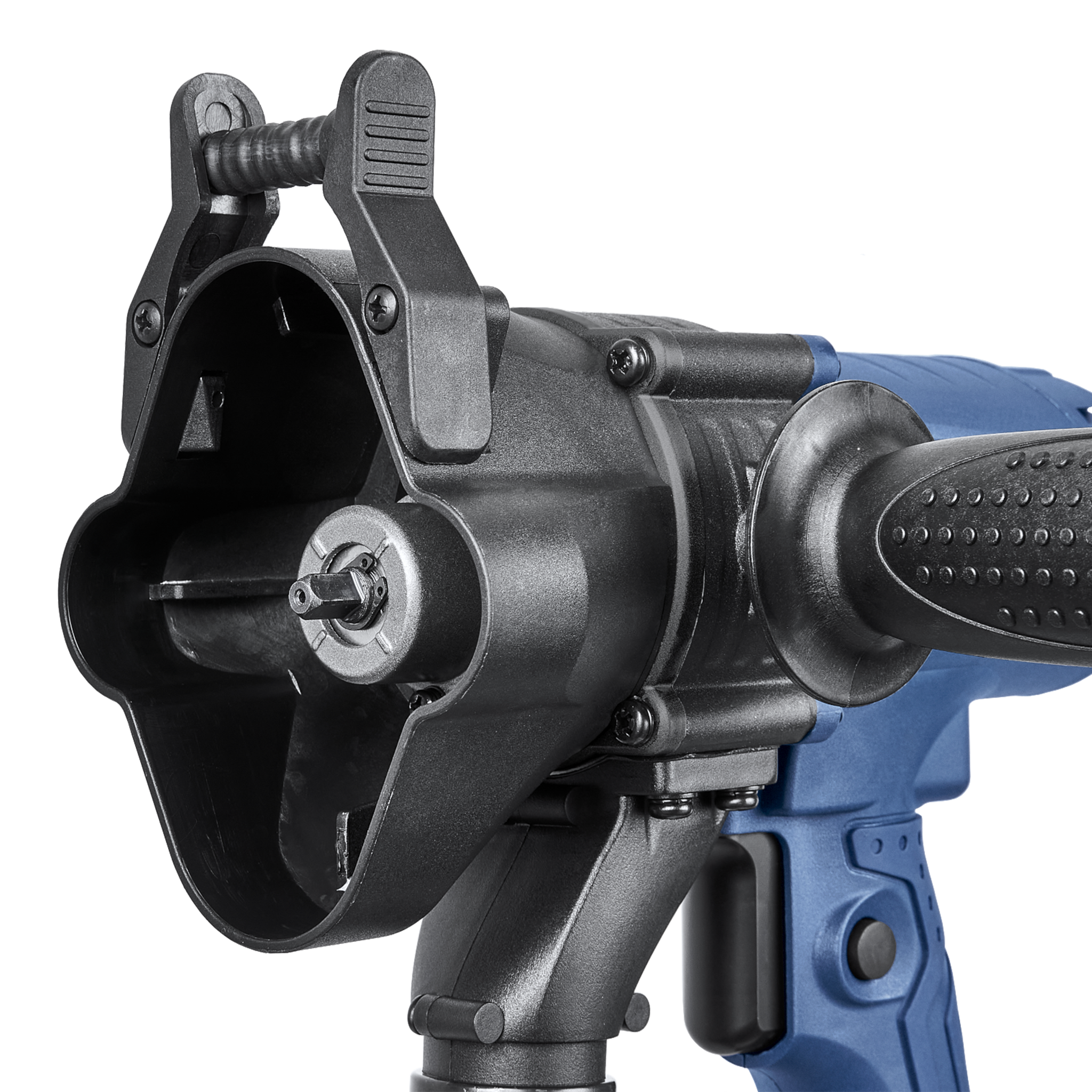 Zbliżenie czarno-niebieskiej wiertarki. Widoczna część wiertła, z uchwytem po prawej stronie.