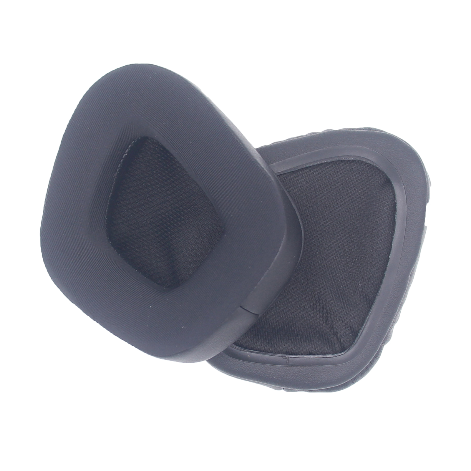 Dwie czarne wymienne poduszki nauszne do słuchawek, jedna na drugiej na białym tle.