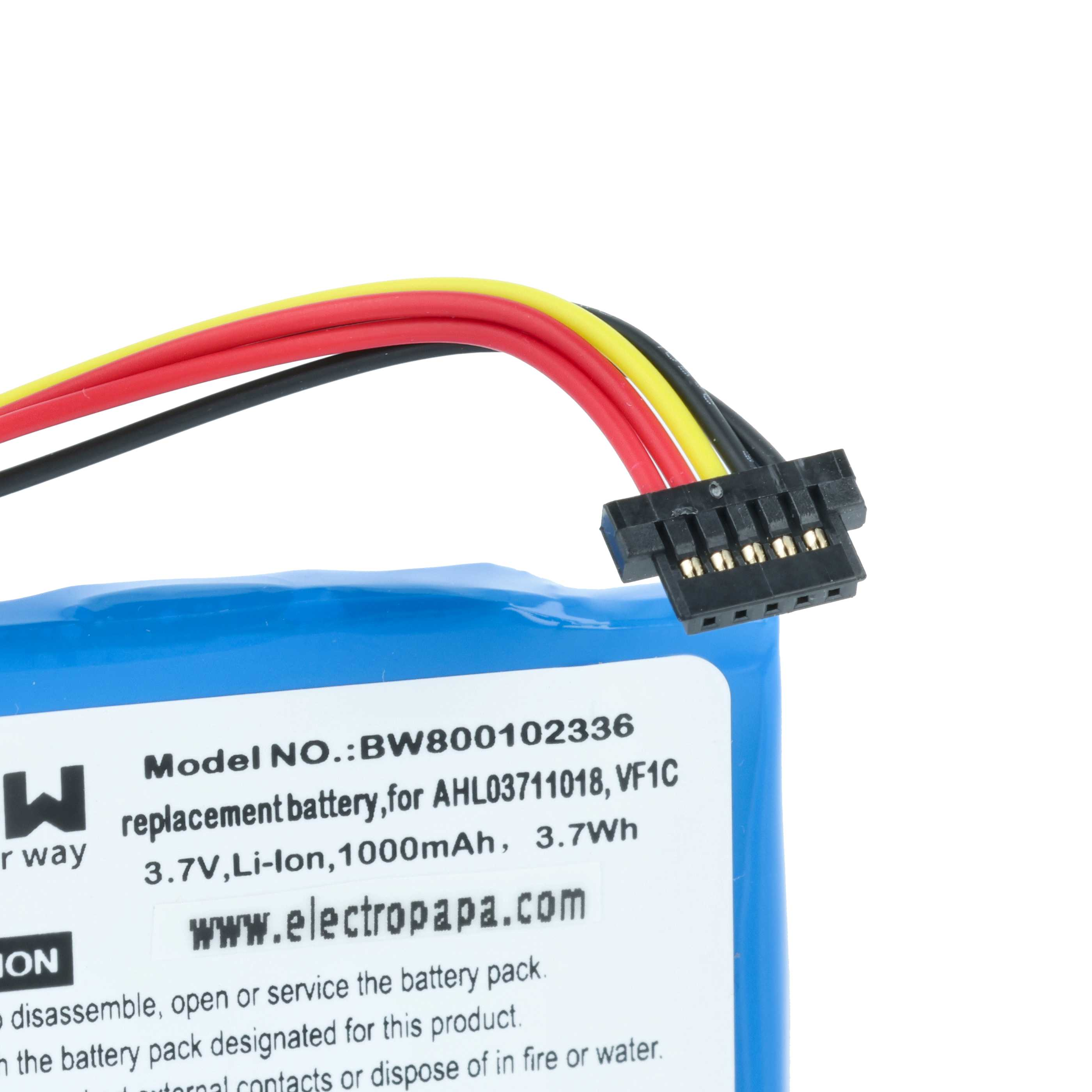 Ein blauer Akku mit schwarzen, roten und gelben Drähten, die mit einem schwarzen Stecker verbunden sind. Text ist auf dem Akku sichtbar.