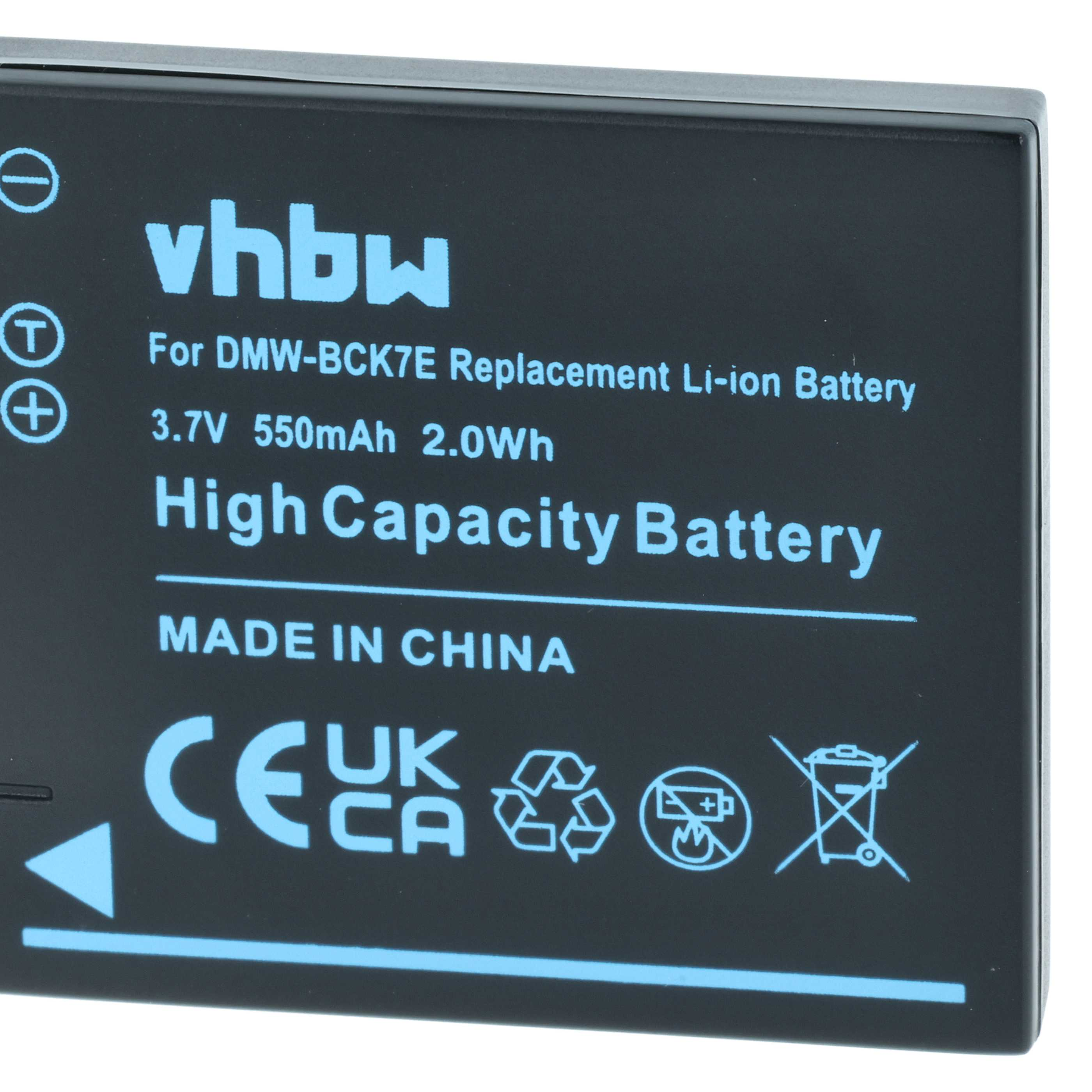 Schwarzer Akku mit weißem und blauem Text. Der Text enthält 'vhbw', '3,7V', '550mAh' und 'Made in China', mit Symbolen.