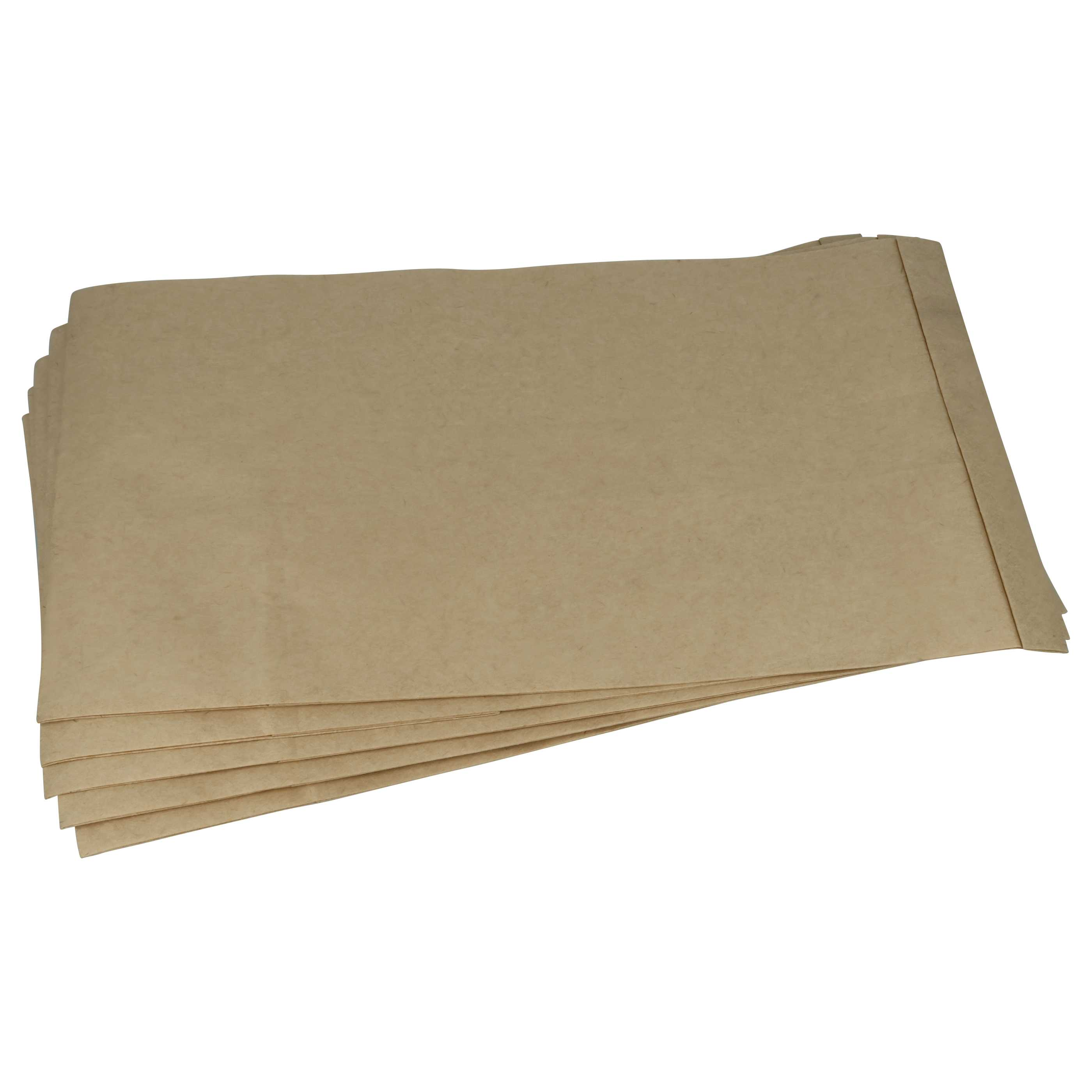 Ein Stapel brauner Papierblätter vor weißem Hintergrund.