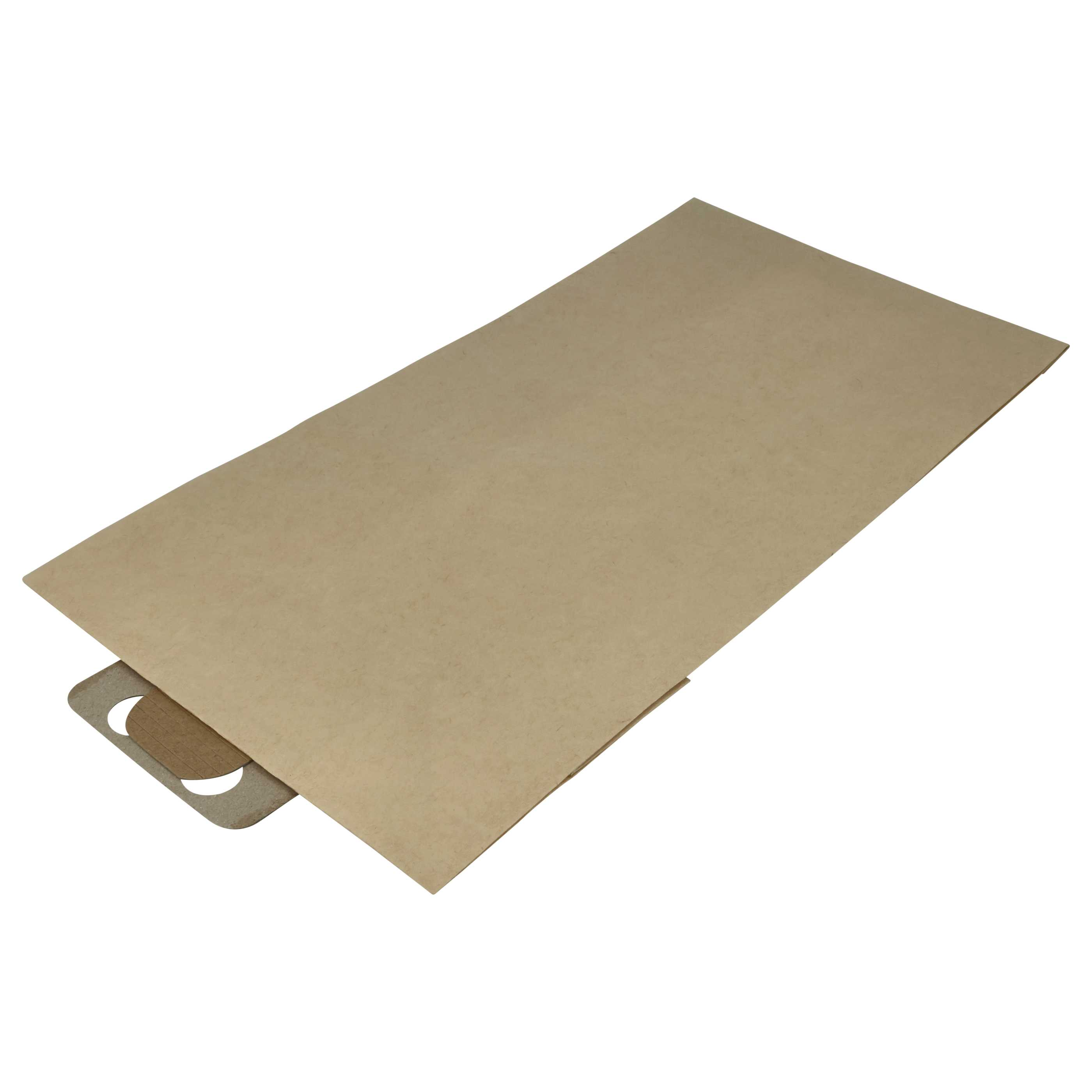 Eine braune Pappverpackung mit Griffaussparung liegt schräg auf weißem Hintergrund.