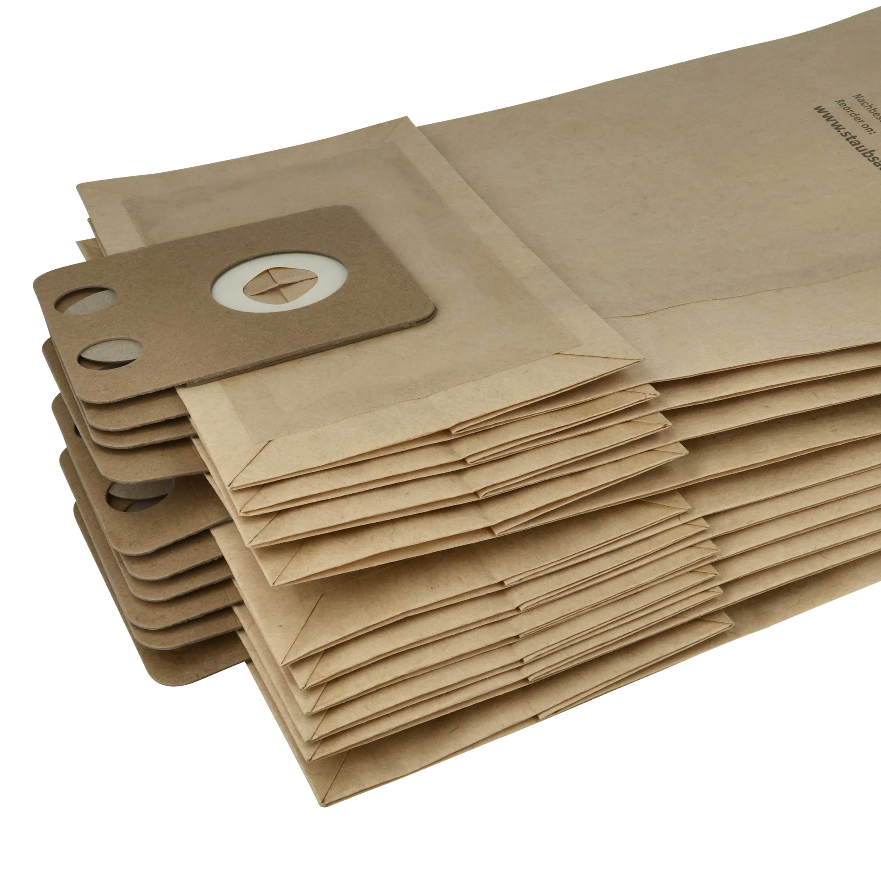 Ein Stapel brauner Papiersaugerbeutel. Ein Beutel hat ein Pappstück mit Löchern.