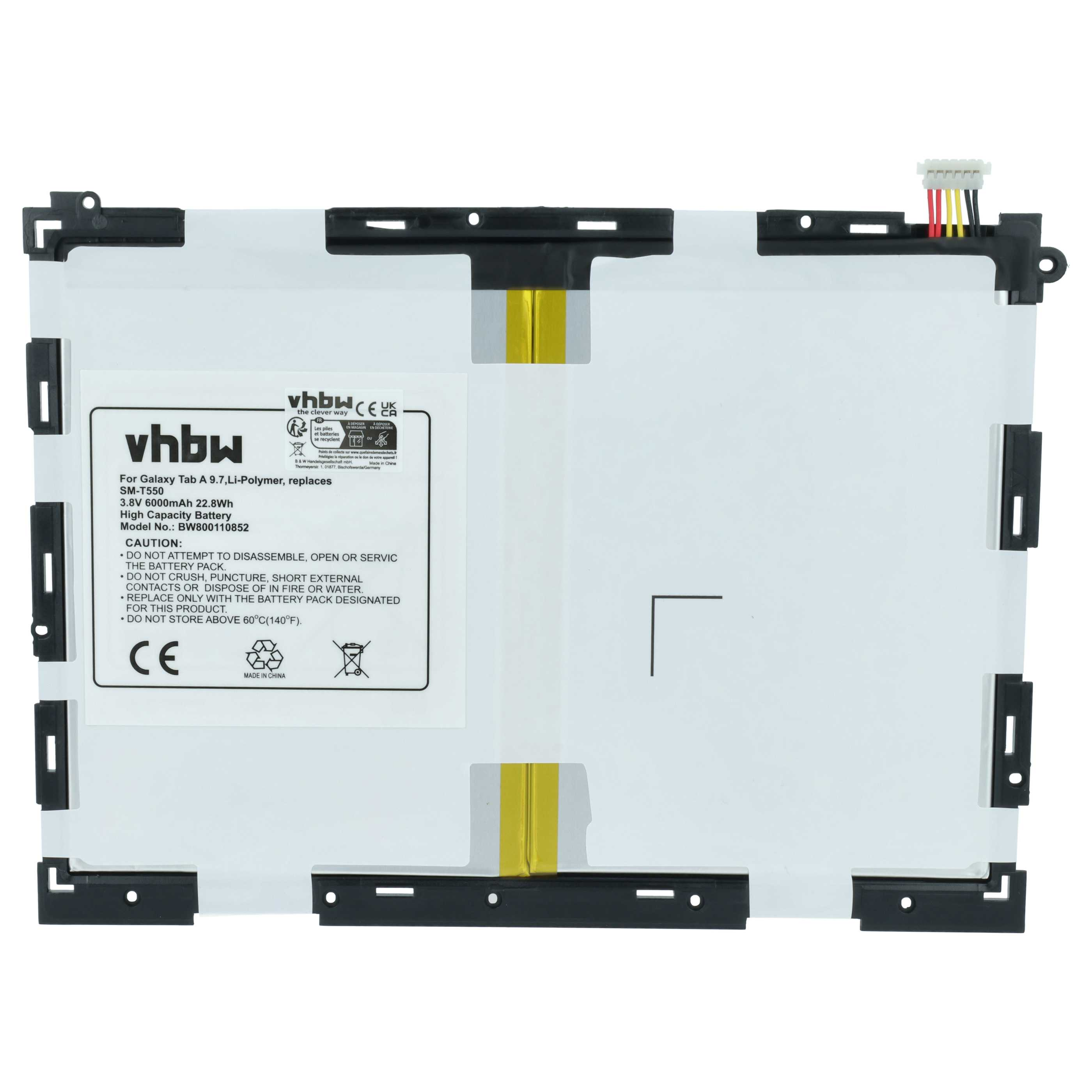 Ein Tablet-Akkupack mit weißem und schwarzem Rahmen, mit Etiketten und einem Stecker.