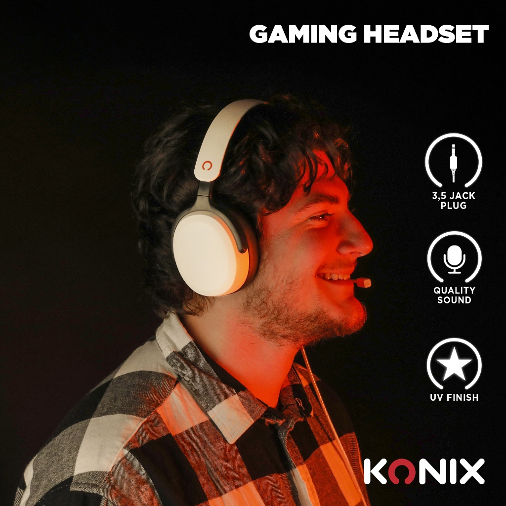 Ein Mann mit Gaming-Headset lächelt, rotes Licht beleuchtet sein Gesicht. Symbole zeigen Funktionen wie 3,5-mm-Klinkenstecker und UV-Finish.
