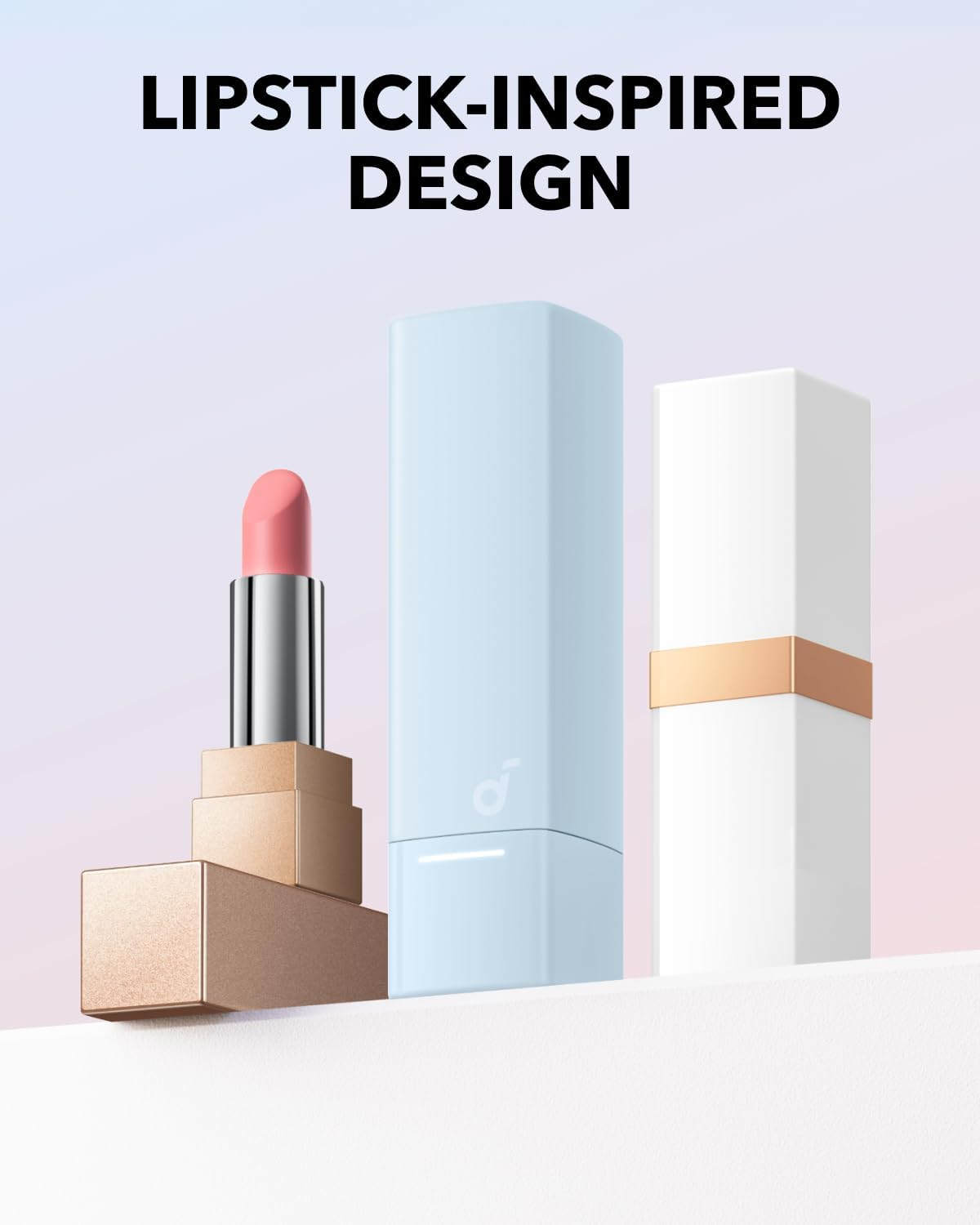 L'immagine presenta un rossetto e due oggetti rettangolari. Il rossetto è rosa e argento. Un oggetto è dorato, l'altro è bianco con una fascia dorata.