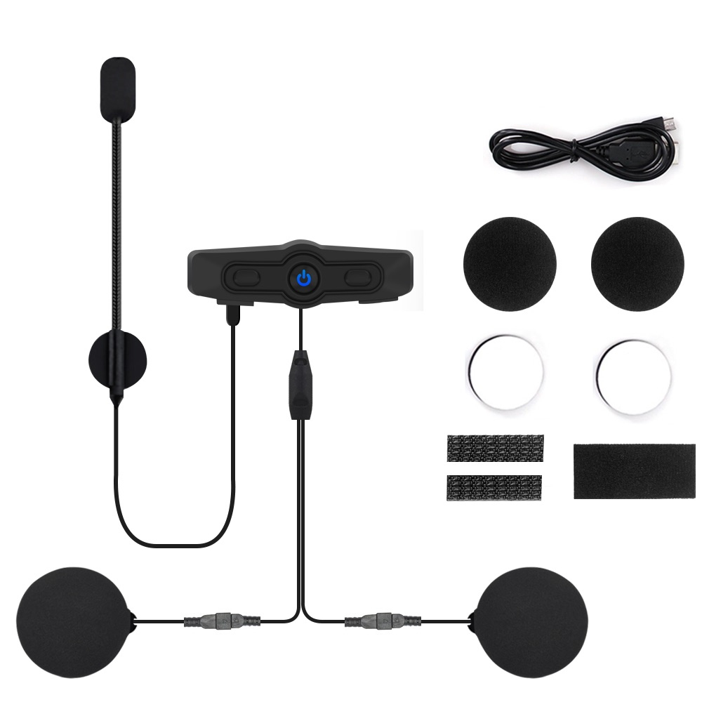 Sistema di comunicazione per casco moto nero. Include centralina, microfono, altoparlanti, cavo di ricarica e accessori.