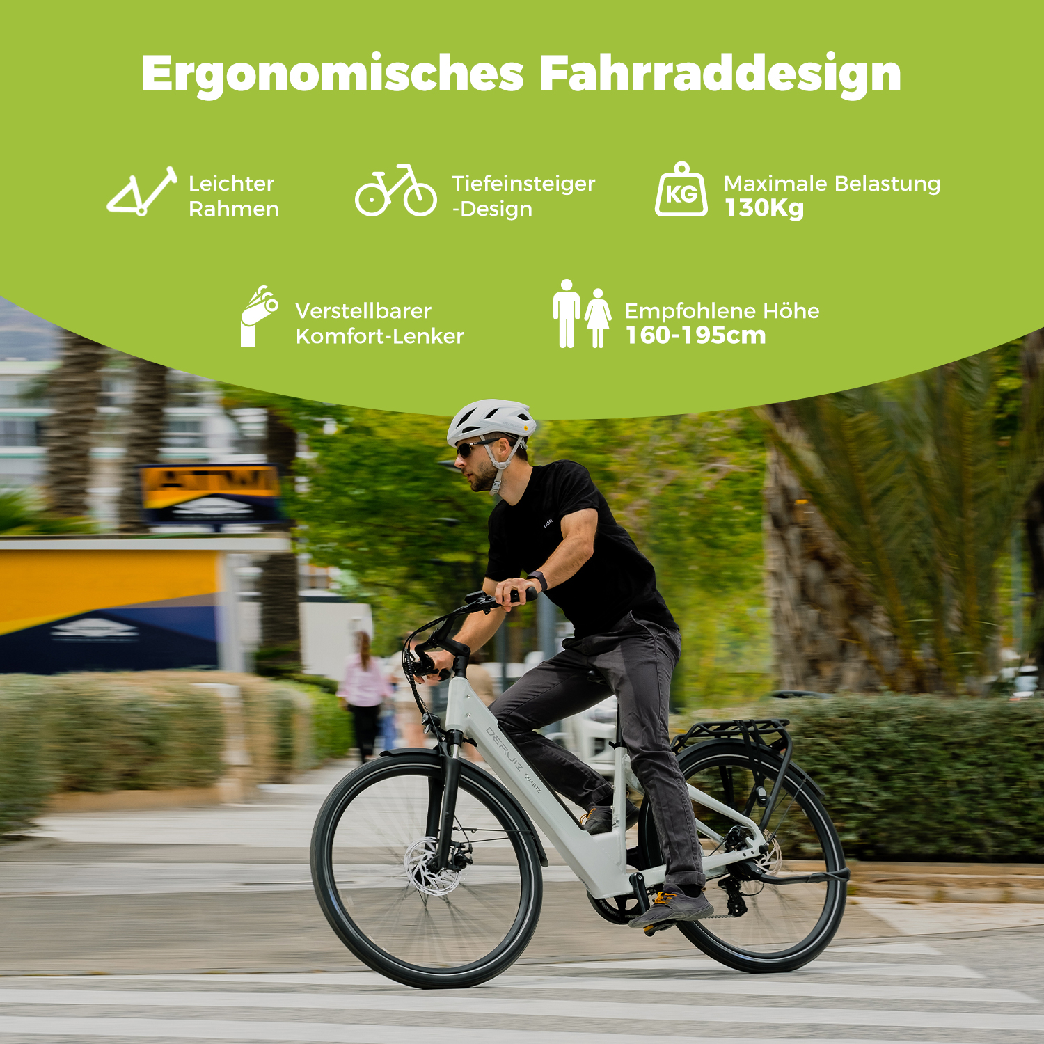 Ein Mann fährt mit einem E-Bike auf einem Zebrastreifen. Das Fahrrad ist weiß, hat einen schwarzen Rahmen und einen Gepäckträger. Der Mann trägt einen Helm und dunkle Kleidung.