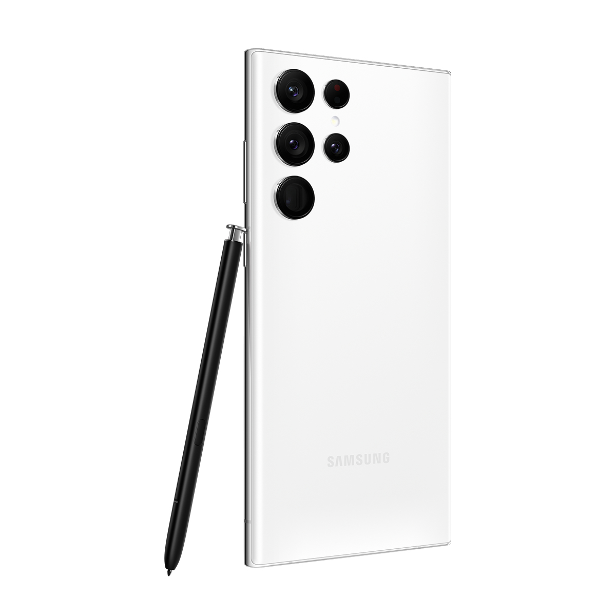 Siyah bir kalemle beyaz bir Samsung telefon. Telefonun arkasında birkaç kamera var. Arka plan beyaz.