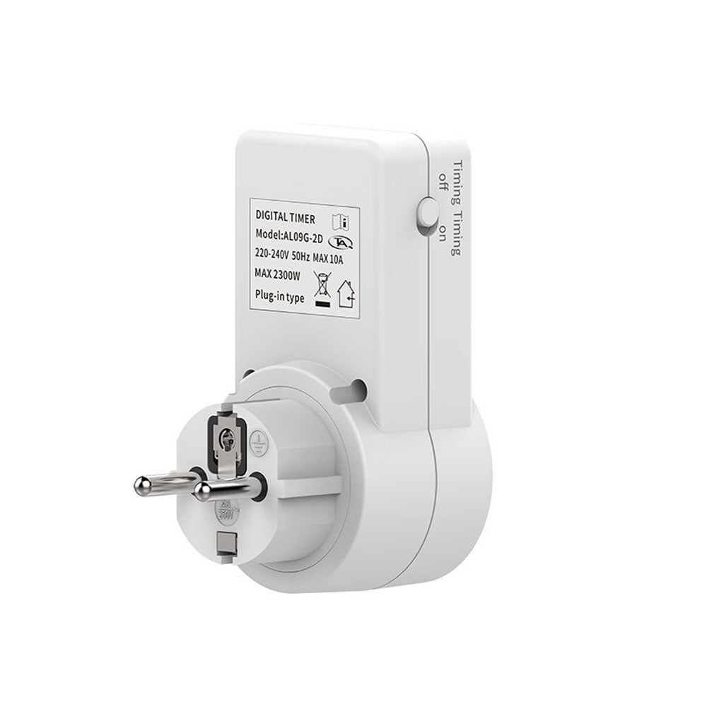 Ein weißer digitaler Timer-Stecker. Er hat einen Netzstecker, ein Display und einen Ein/Aus-Schalter. Auf dem Timer steht 'DIGITAL TIMER'.