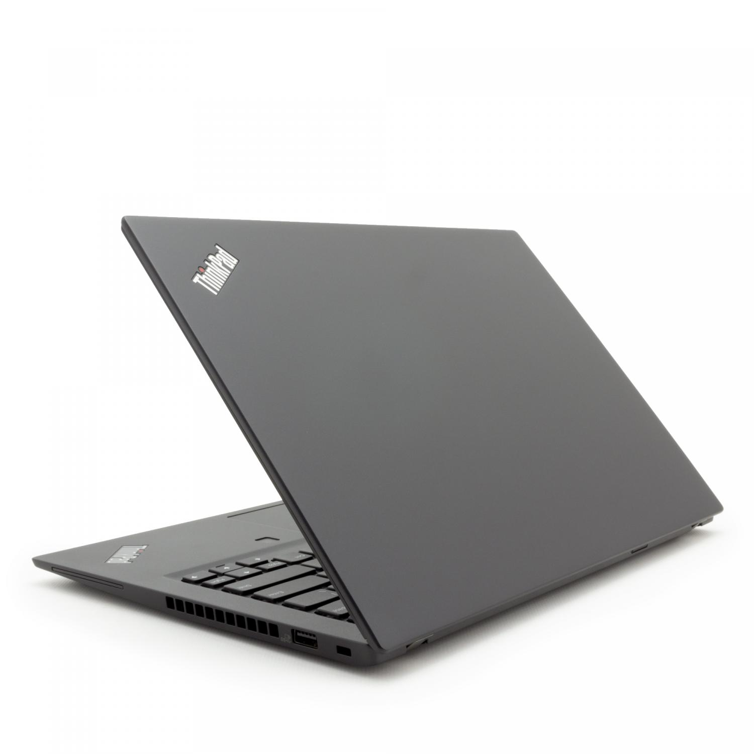 Ein dunkelgraues ThinkPad-Laptop ist leicht geöffnet und zeigt die Tastatur. Der Hintergrund ist weiß.