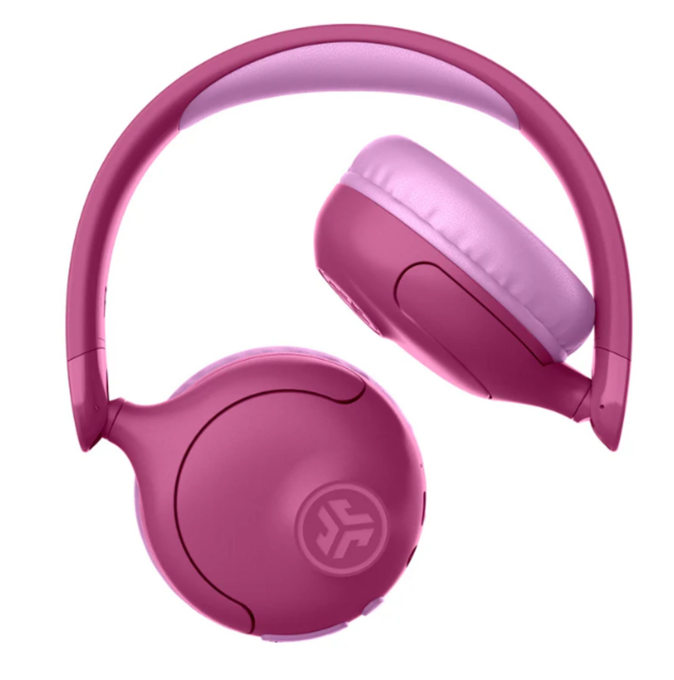 Casque rose sur fond blanc. Le casque est plié. Les coussinets sont rose clair.