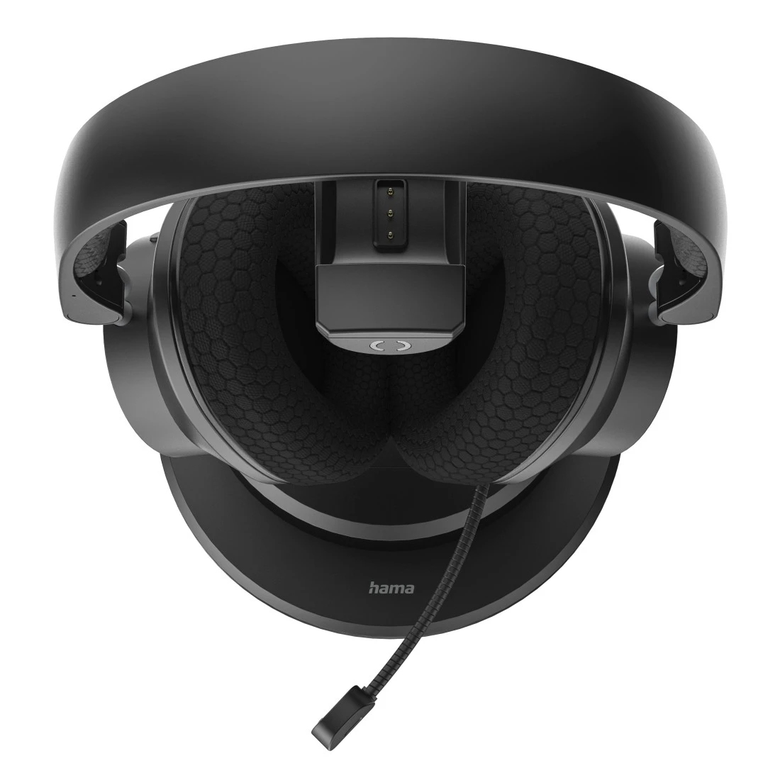 Cuffie VR nere su una base di ricarica. Le cuffie hanno un microfono e il marchio 'hama' è visibile.