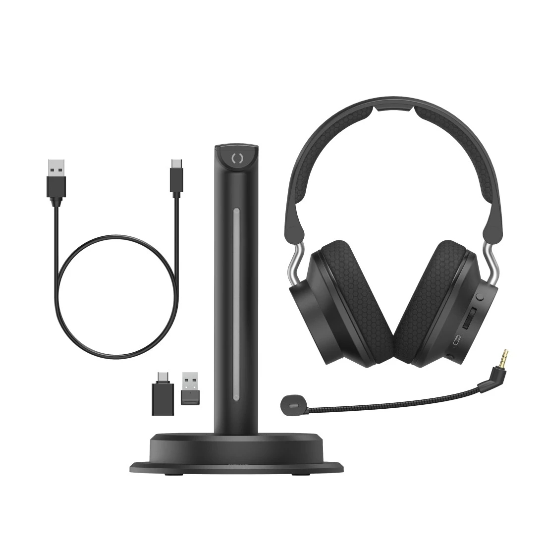 Cuffie nere con base di ricarica, cavi e adattatori su sfondo bianco. Include microfono e connessioni USB.