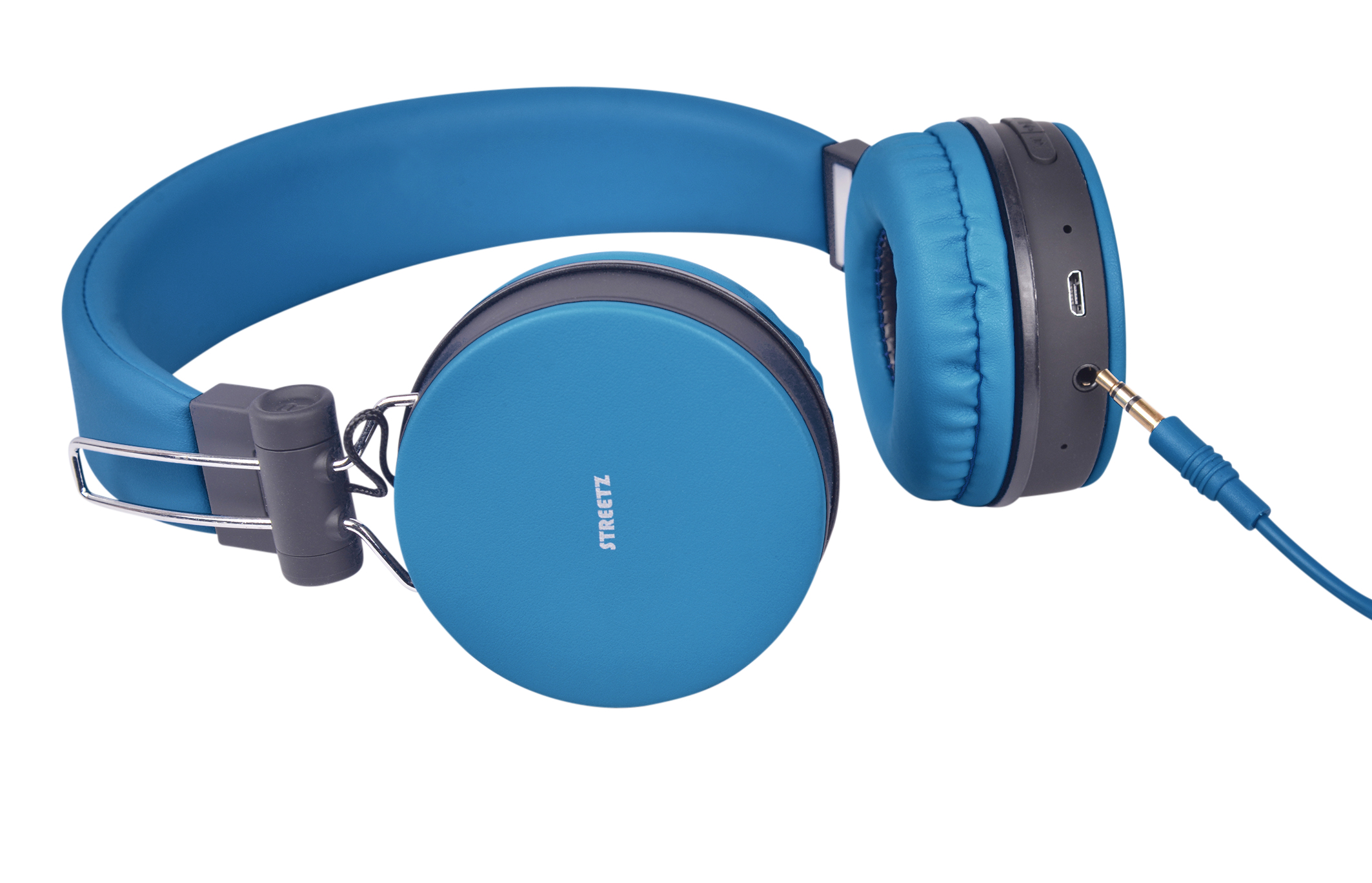Blaue und graue Kopfhörer mit der Marke 'Streetz'. Das Kabel ist mit dem rechten Ohrhörer verbunden. Weißer Hintergrund.