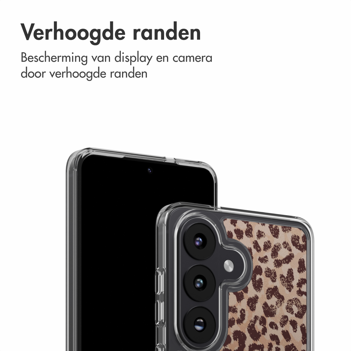 Un telefono in una custodia. La custodia ha un design leopardato. Il telefono è nero.