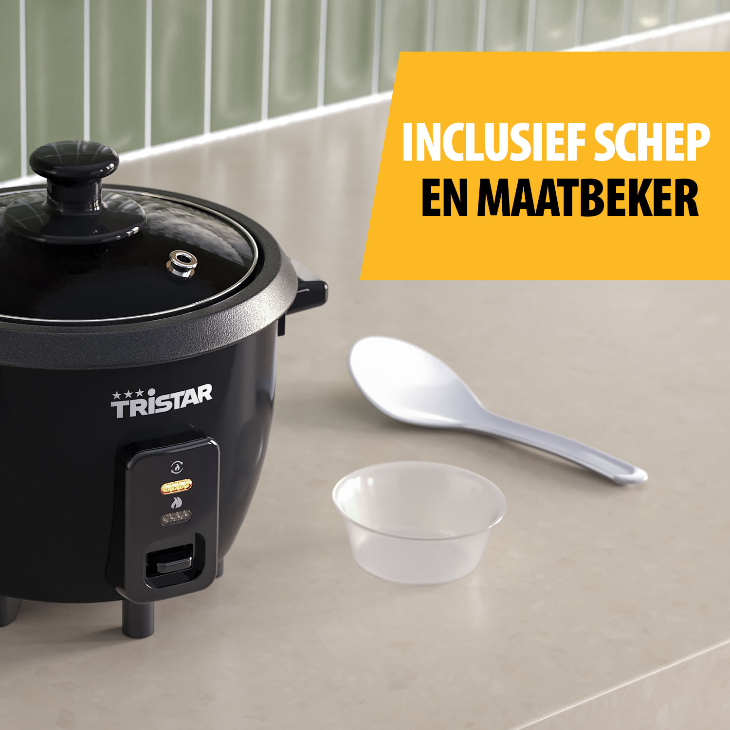 A black Tristar rice cooker with a spoon and a measuring cup on a beige countertop. Text on a yellow banner.