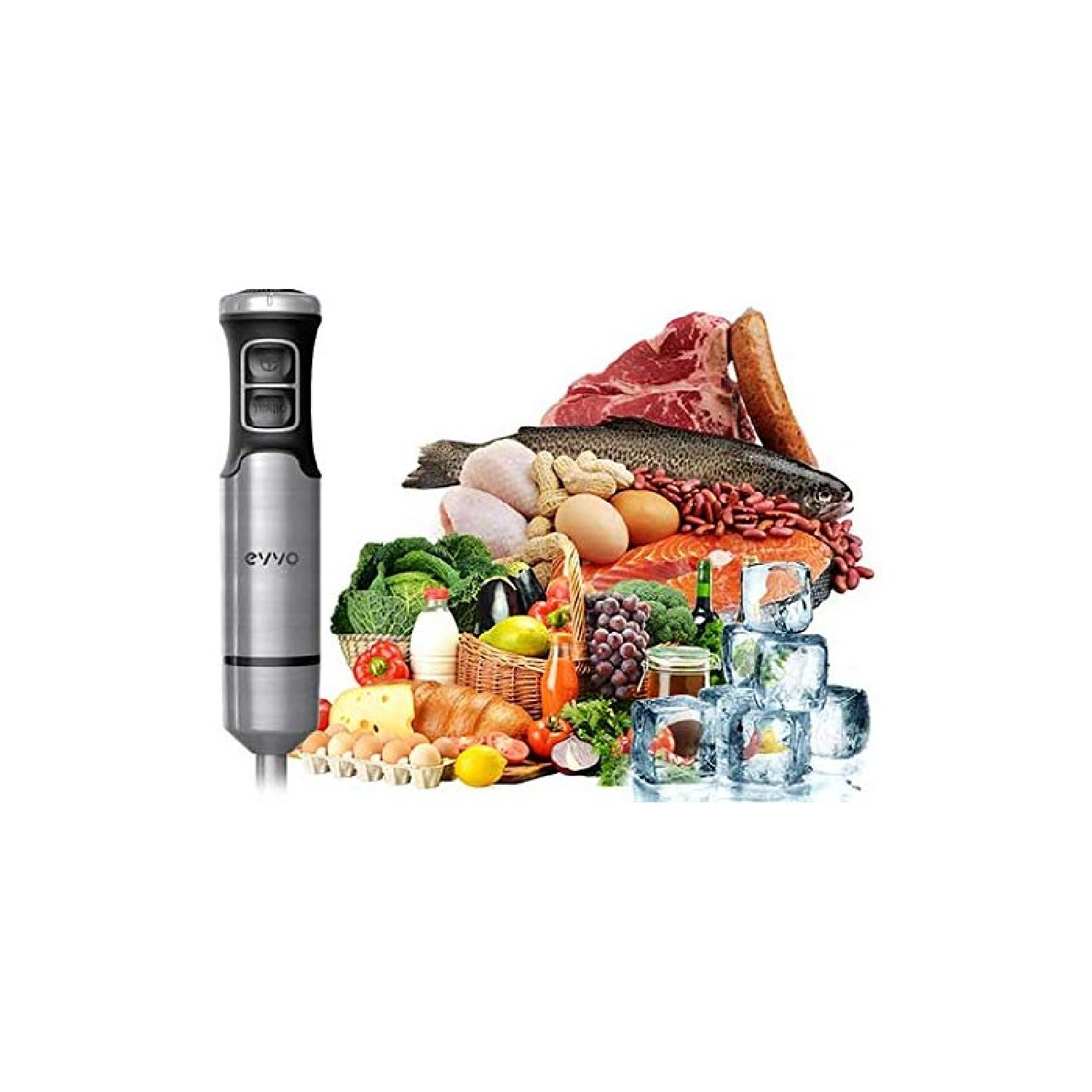 Una batidora de mano plateada junto a varios alimentos: carne, pescado, huevos, verduras, frutas, queso, cubitos de hielo y pan.