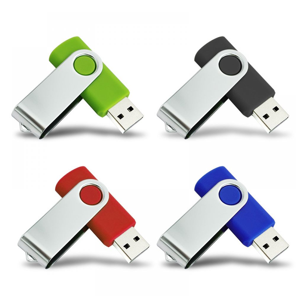 Vier USB-Sticks. Grün, Schwarz, Rot und Blau. Jeder hat ein silbernes Metallgehäuse und ein farbiges Ende mit Knopf.