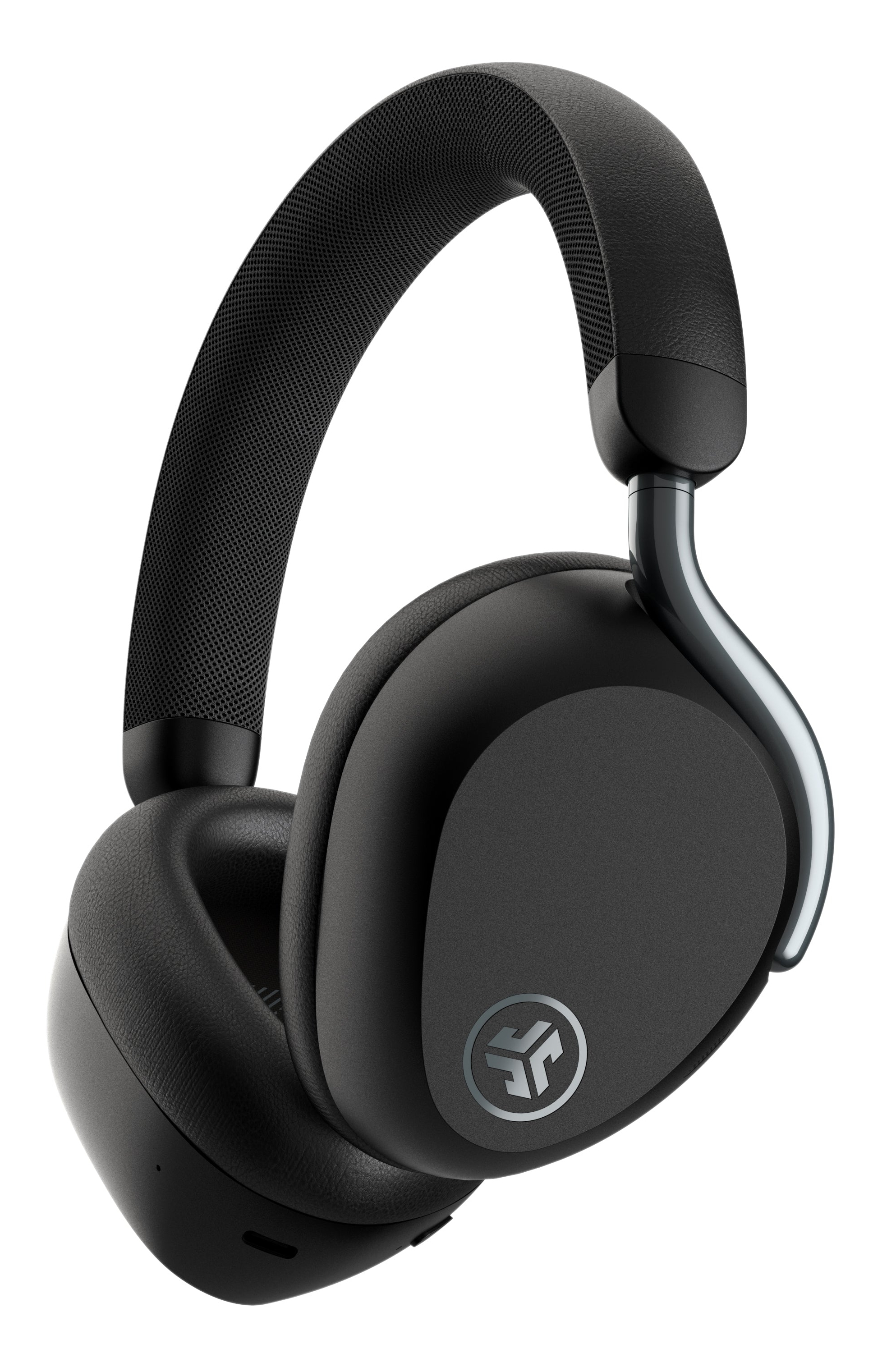 Casque noir avec un accent argenté. Les écouteurs ont un logo. Le bandeau est rembourré.