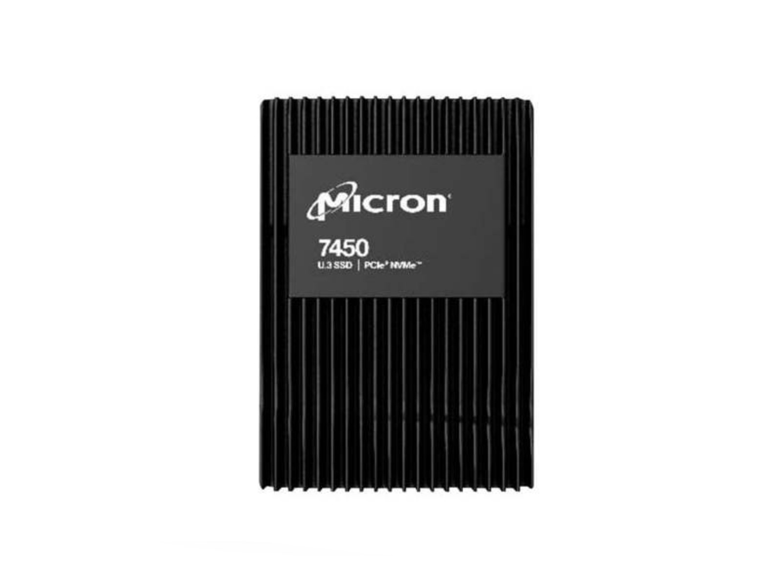 SSD Micron 7450 nero. Ha un design rettangolare a coste con il logo Micron e le informazioni sul prodotto su un'etichetta.