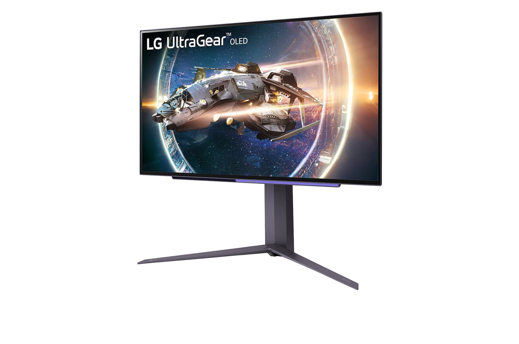 Ein LG UltraGear OLED-Monitor zeigt ein Raumschiff im Weltraum. Der Monitor steht auf einem grauen Ständer vor weißem Hintergrund.
