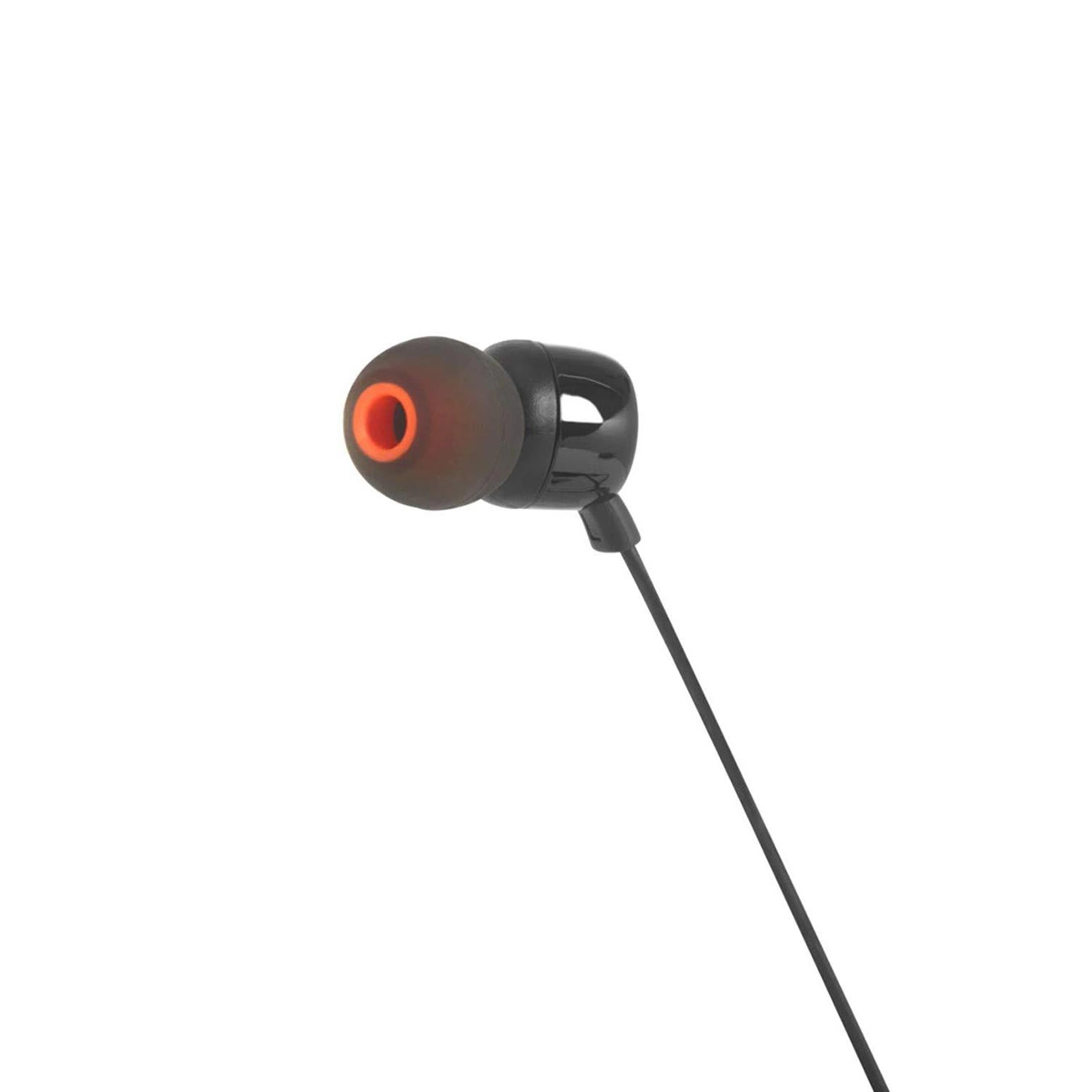 Schwarzer Ohrhörer mit orangefarbener Spitze, verbunden mit einem schwarzen Kabel, vor weißem Hintergrund.