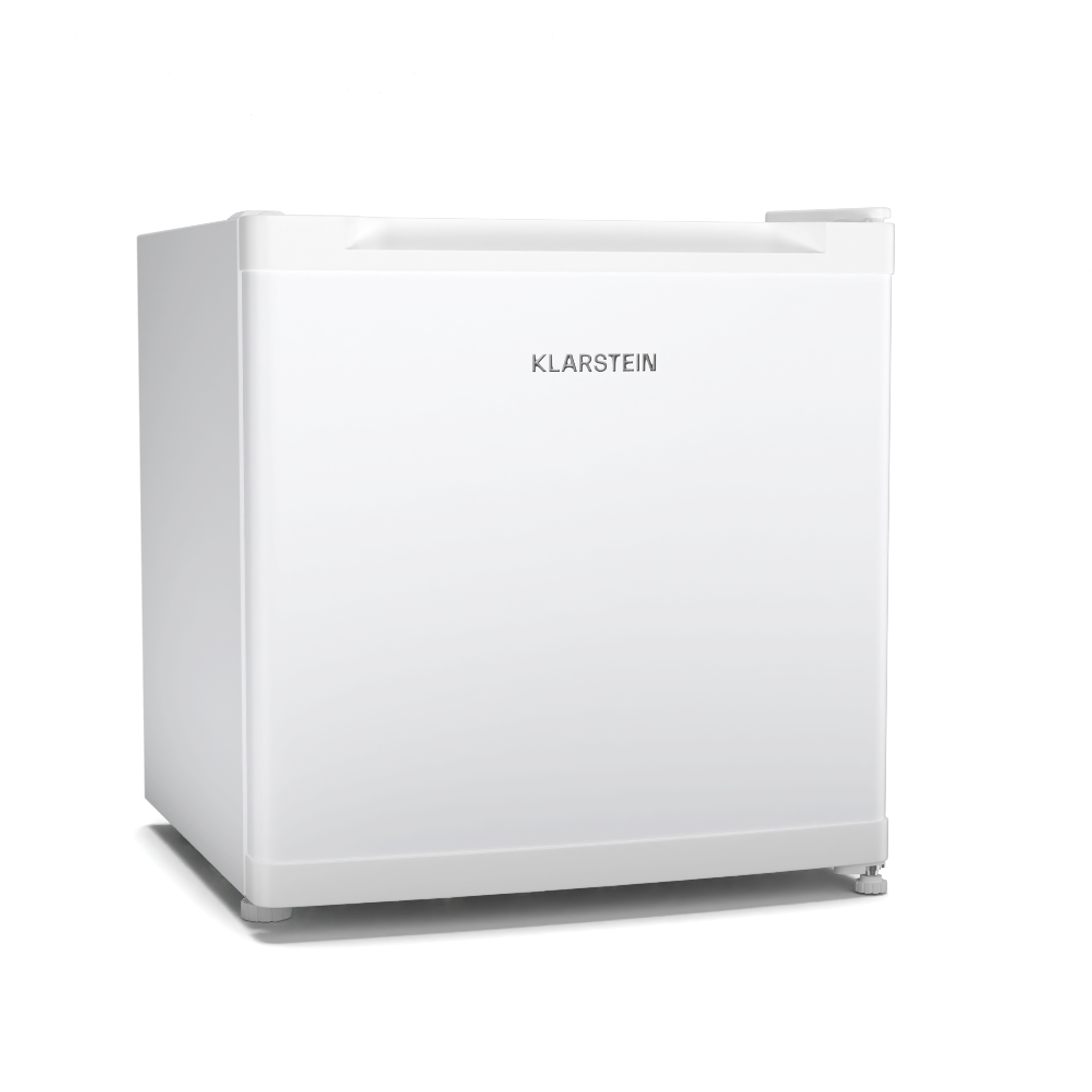 Un mini-frigo Klarstein bianco su una superficie bianca. Ha una maniglia e il nome del marchio.
