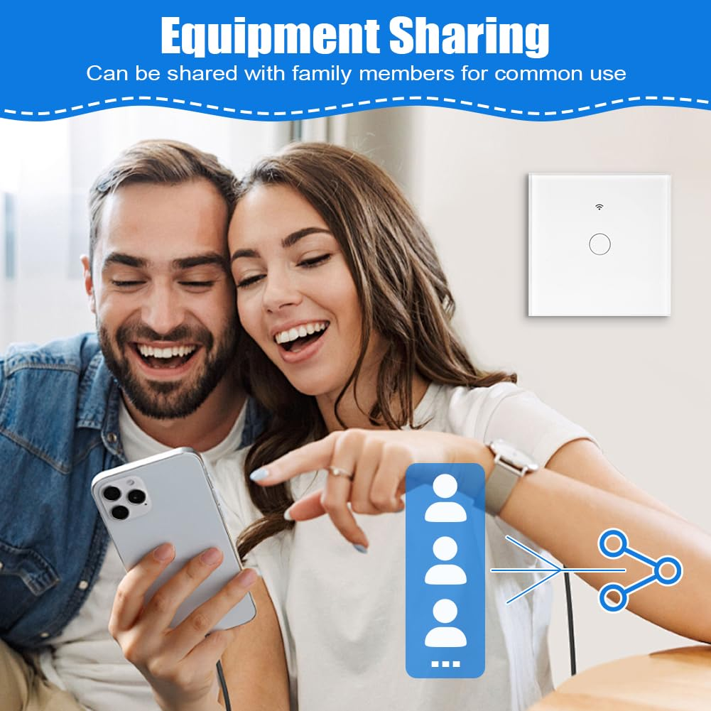 Ein lächelndes Paar benutzt ein Telefon. Im Hintergrund befindet sich ein Smart-Schalter. Teilen-Symbol mit Familienmitgliedern.