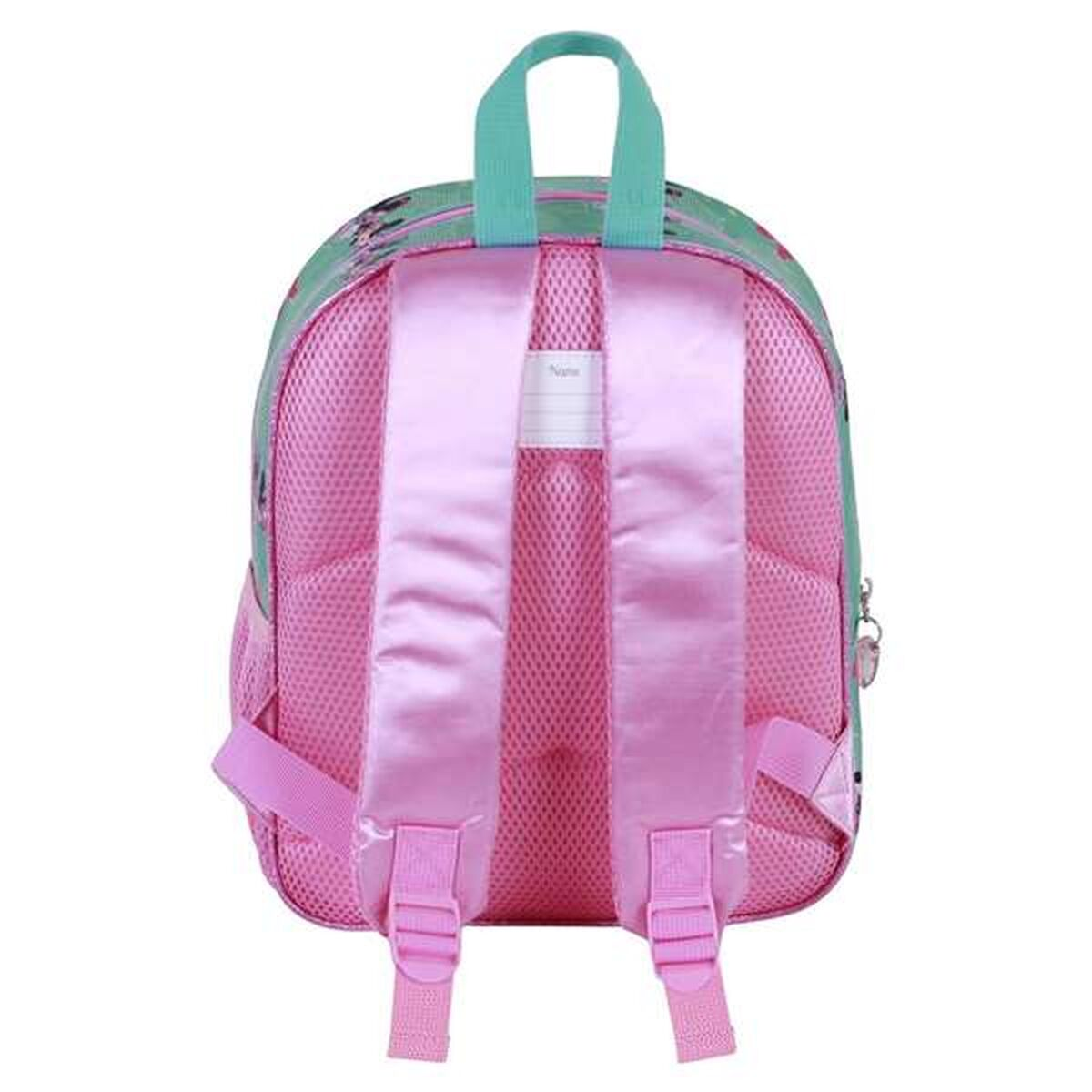 Uno zaino rosa e verde. Ha spallacci rosa, una maniglia verde e un pannello posteriore in rete. Il design include un'etichetta con il nome.