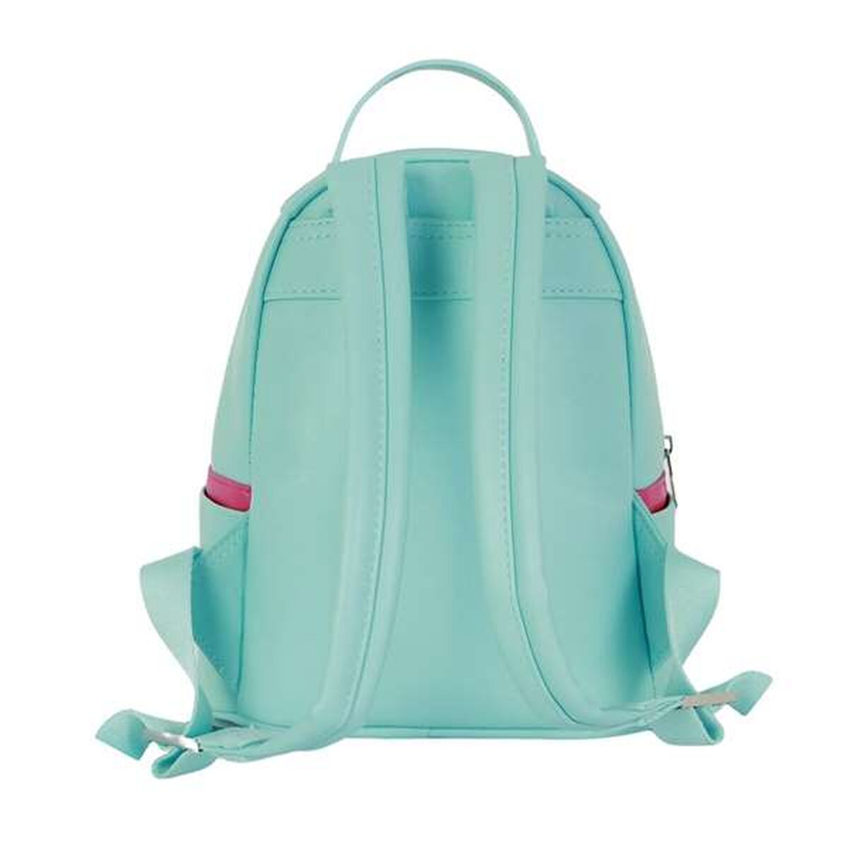 Ein hellblauer Rucksack mit rosa Akzenten. Er hat zwei Schultergurte, einen oberen Griff und zwei Seitentaschen. Der Hintergrund ist schlicht.