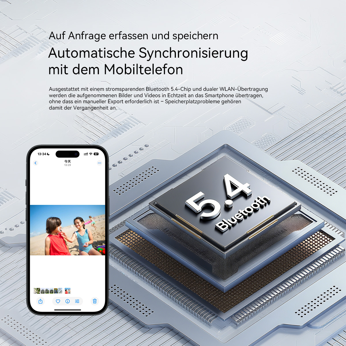 Ein Smartphone zeigt Fotos von zwei Kindern am Strand. Im Hintergrund befindet sich ein Bluetooth 5.4-Chip mit dem Text '5.4 Bluetooth'.
