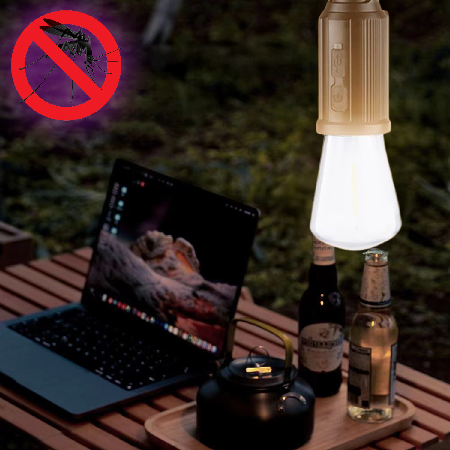 Un laptop, due bottiglie di birra e un bollitore sono su un tavolo di legno sotto una luce. Una zanzara è barrata in un cerchio rosso.